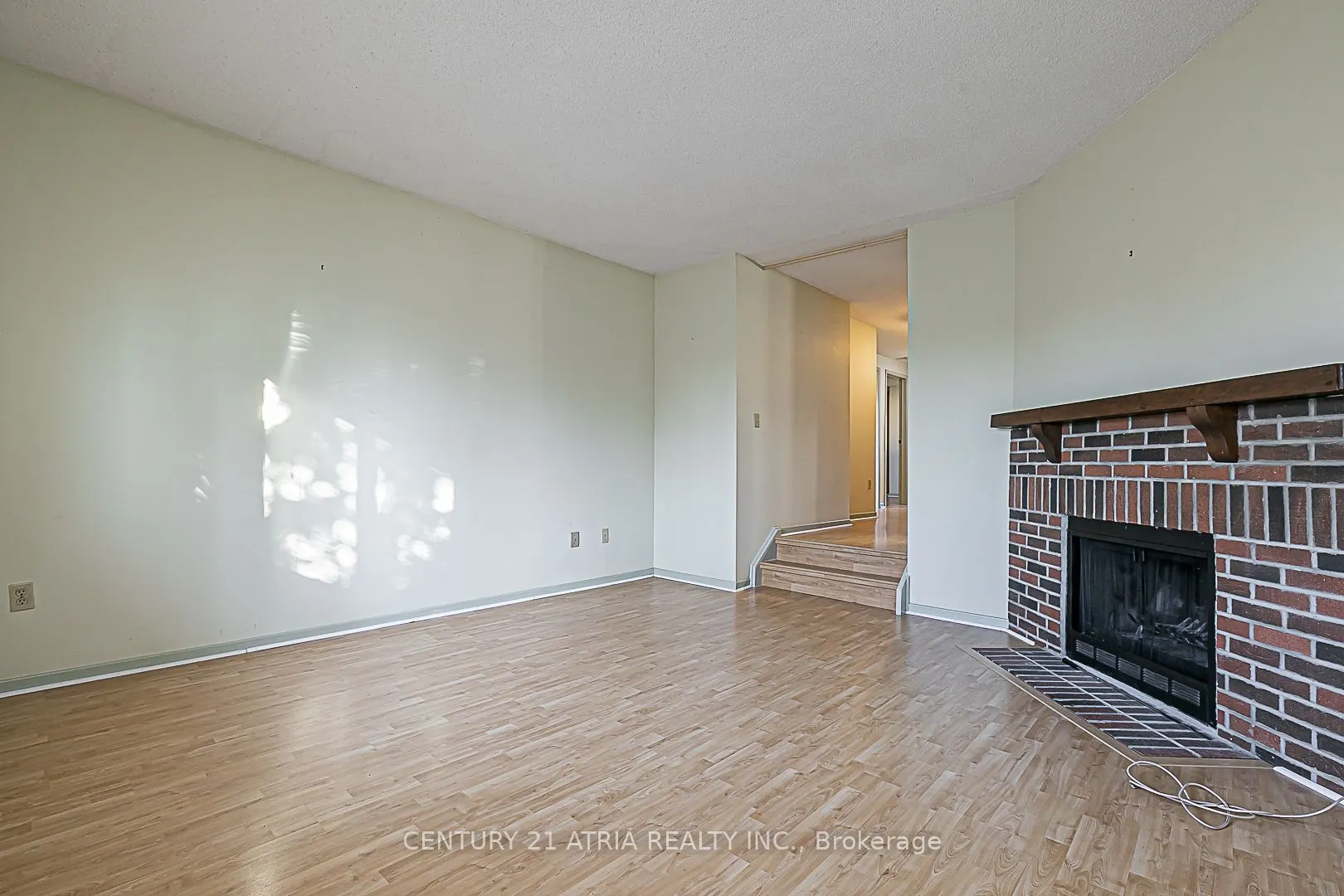 11 Hunter's Point Drive