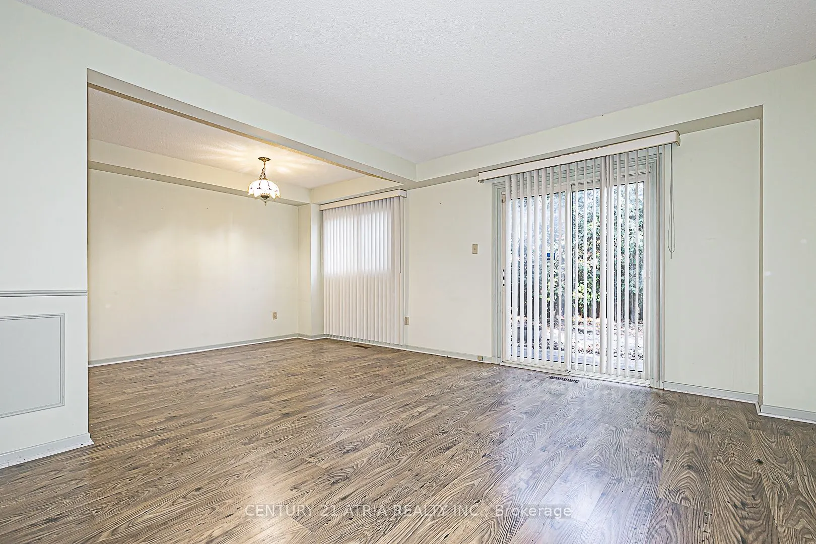 11 Hunter's Point Drive