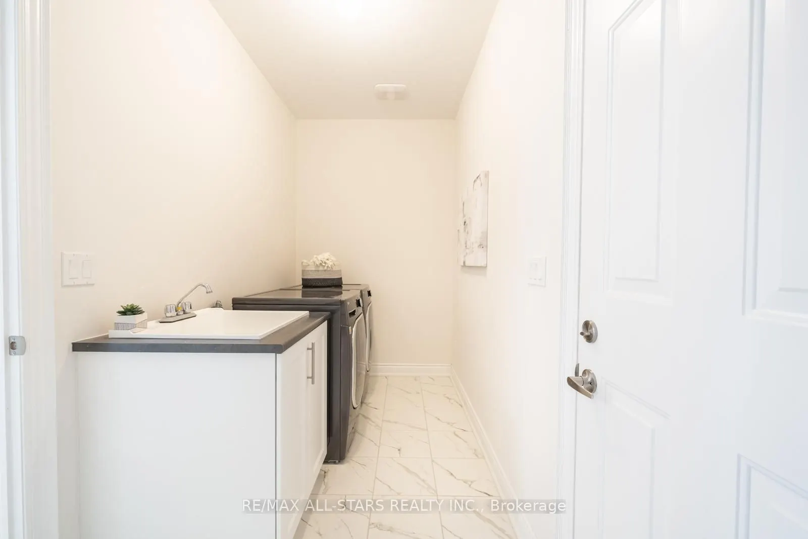 7 Ballanview Court