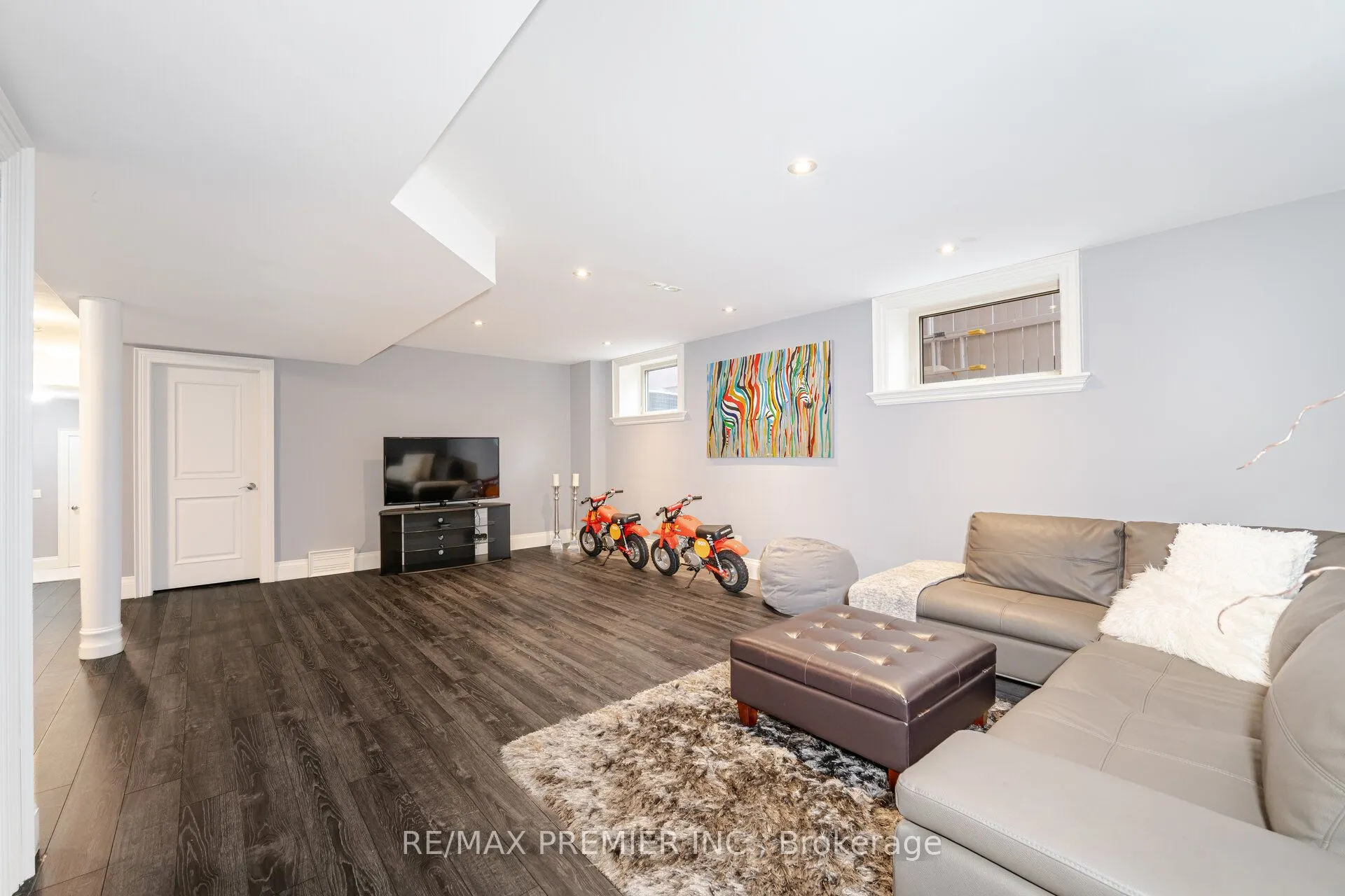 28 Ellerby Square N