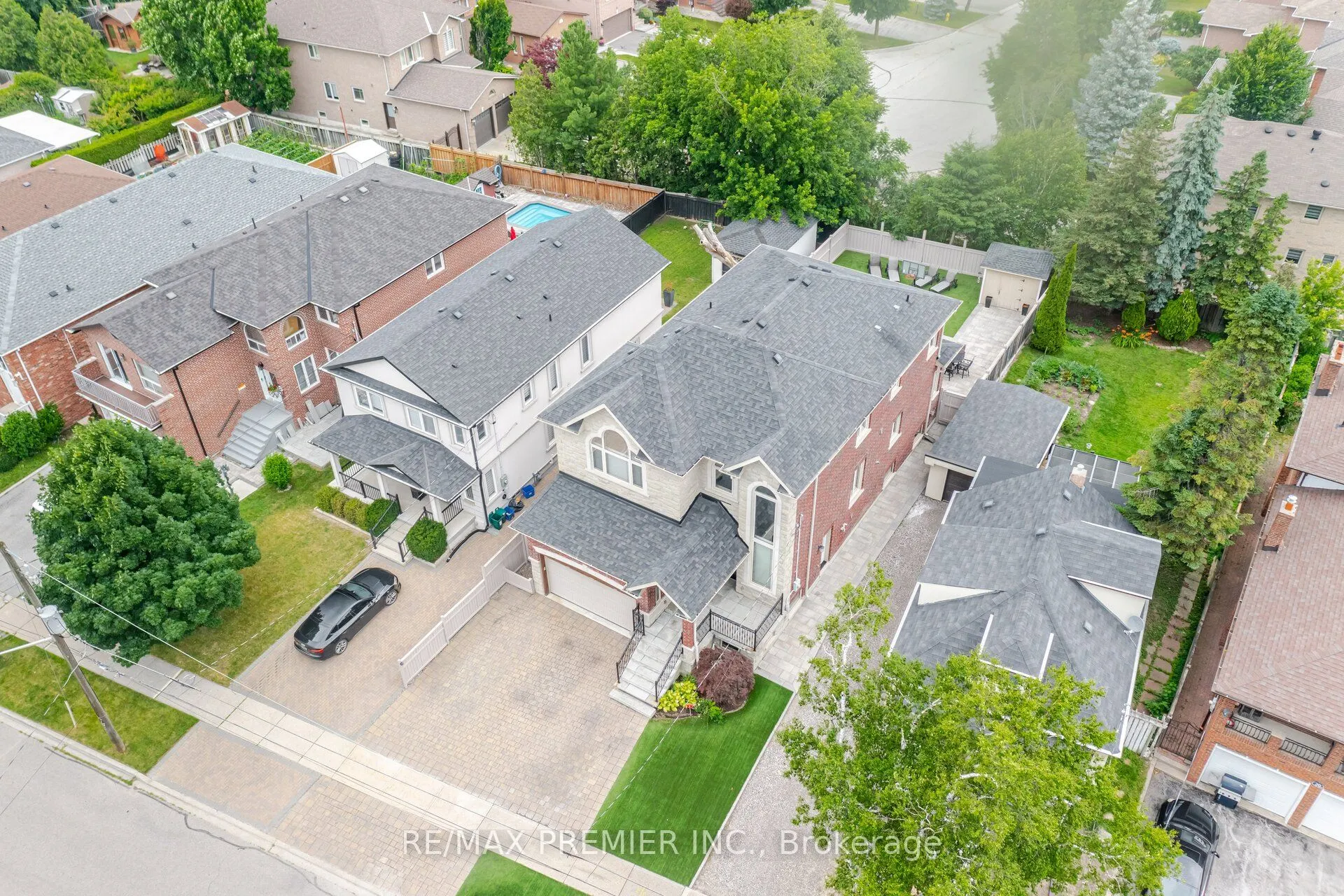 28 Ellerby Square N