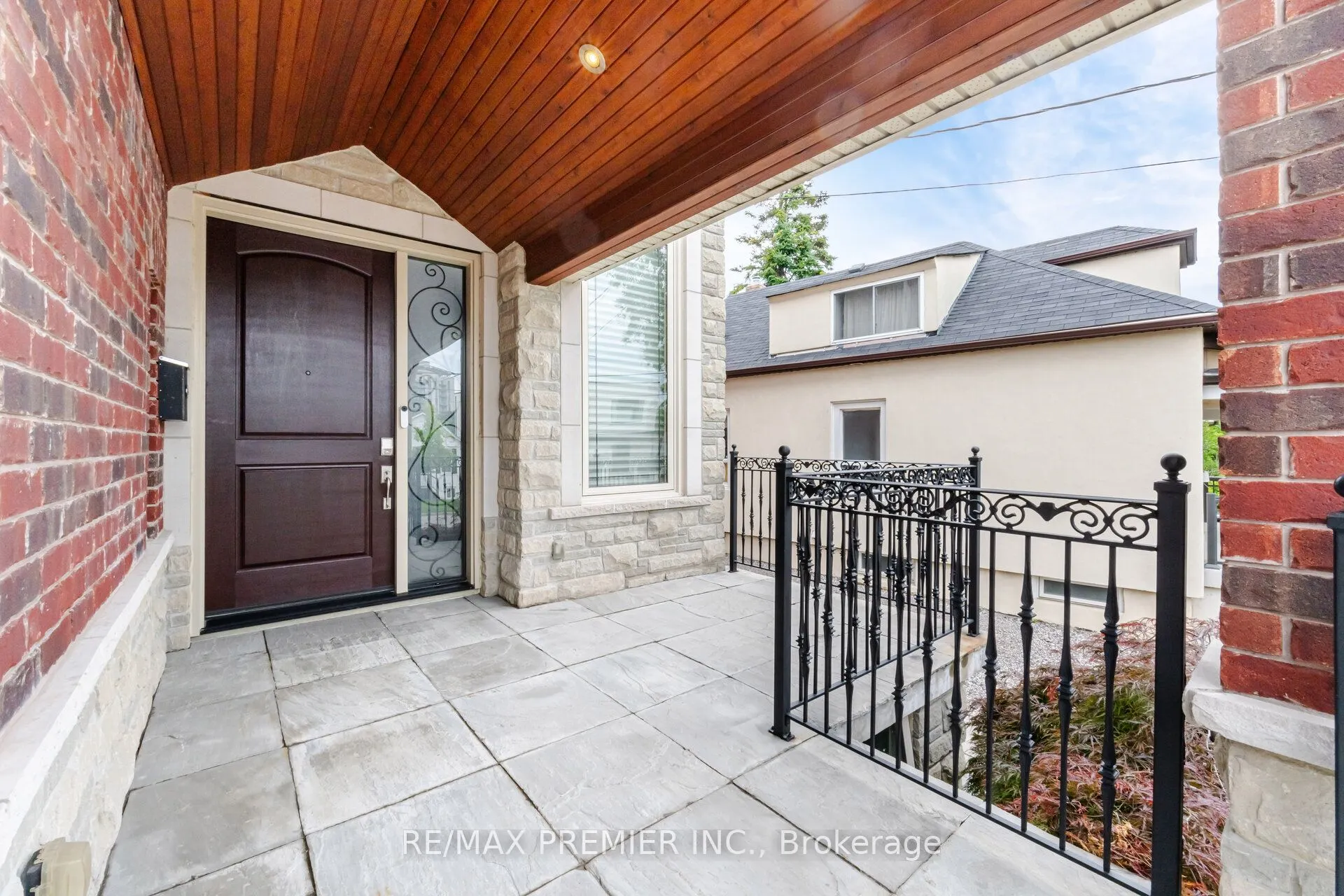 28 Ellerby Square N