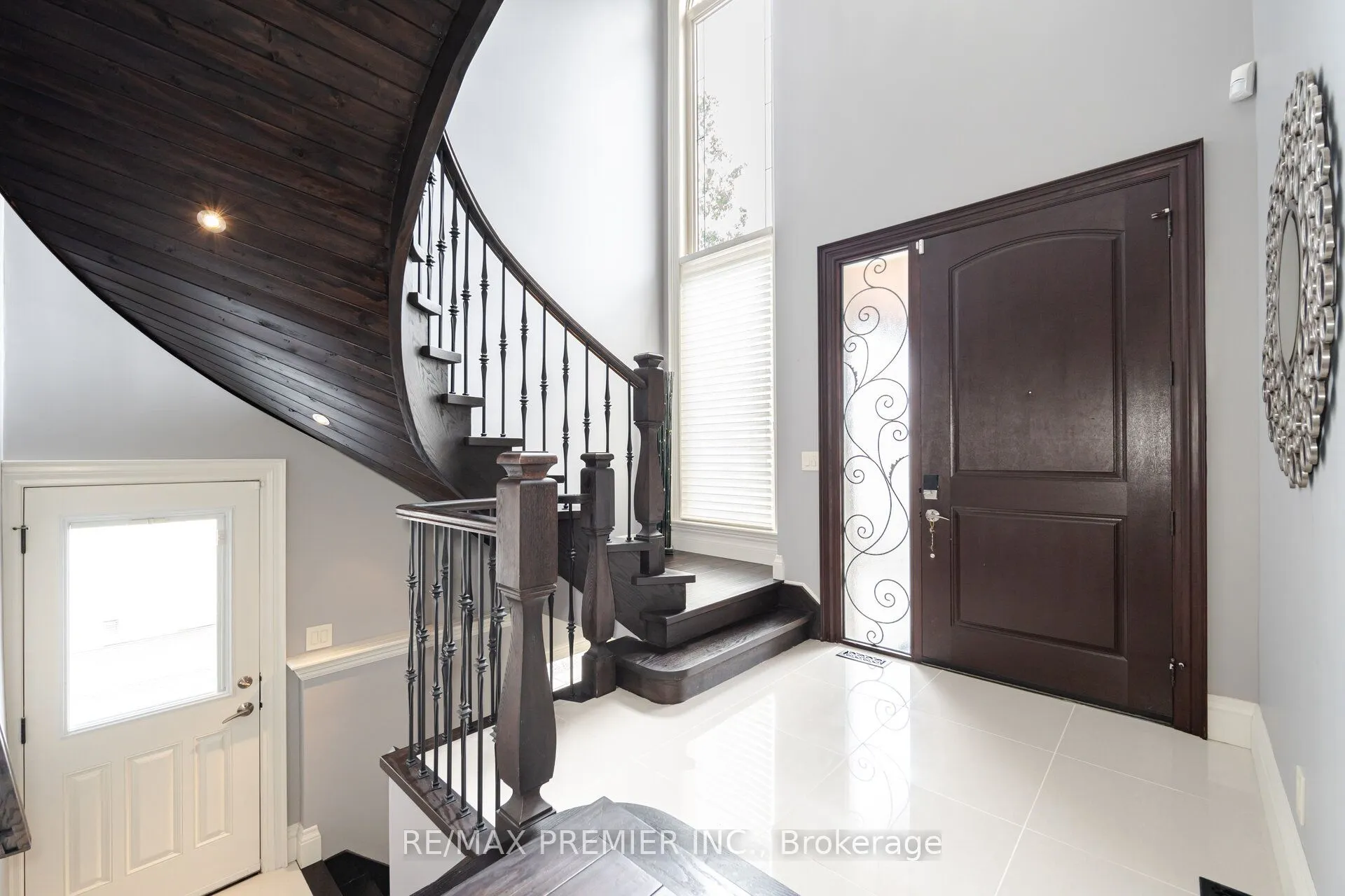 28 Ellerby Square N