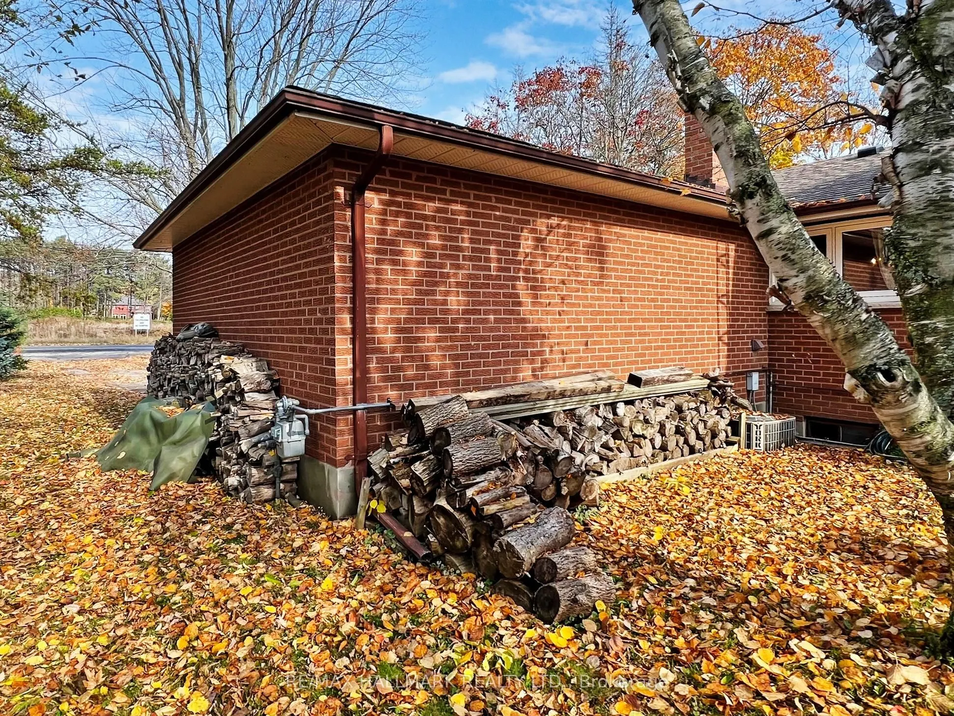 5193 Aurora Road