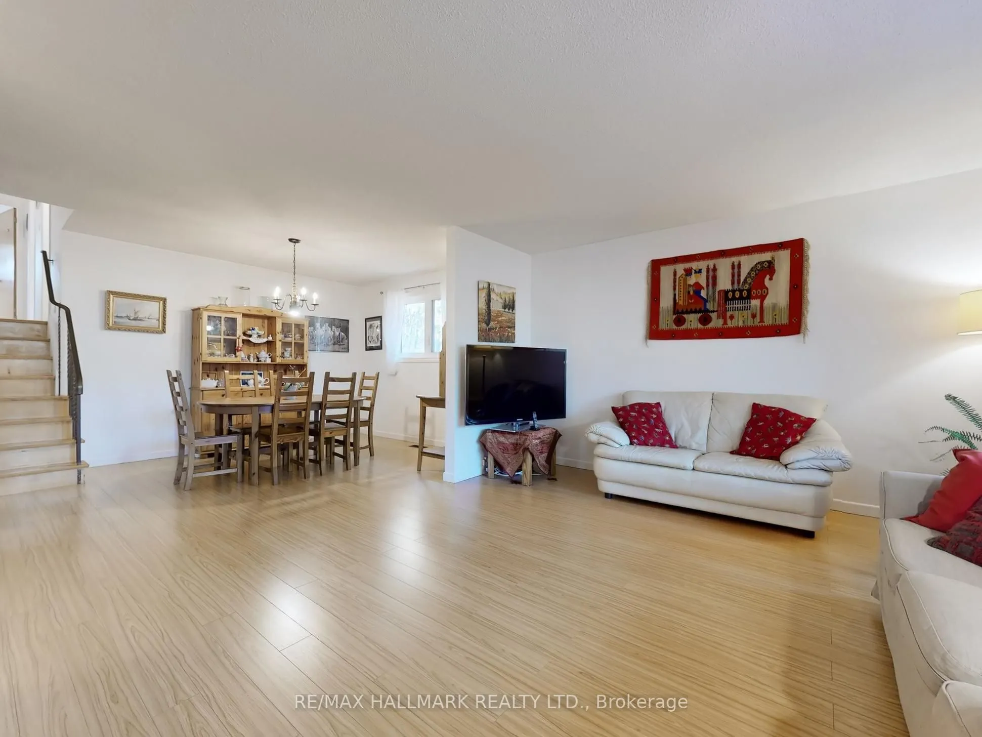 5193 Aurora Road