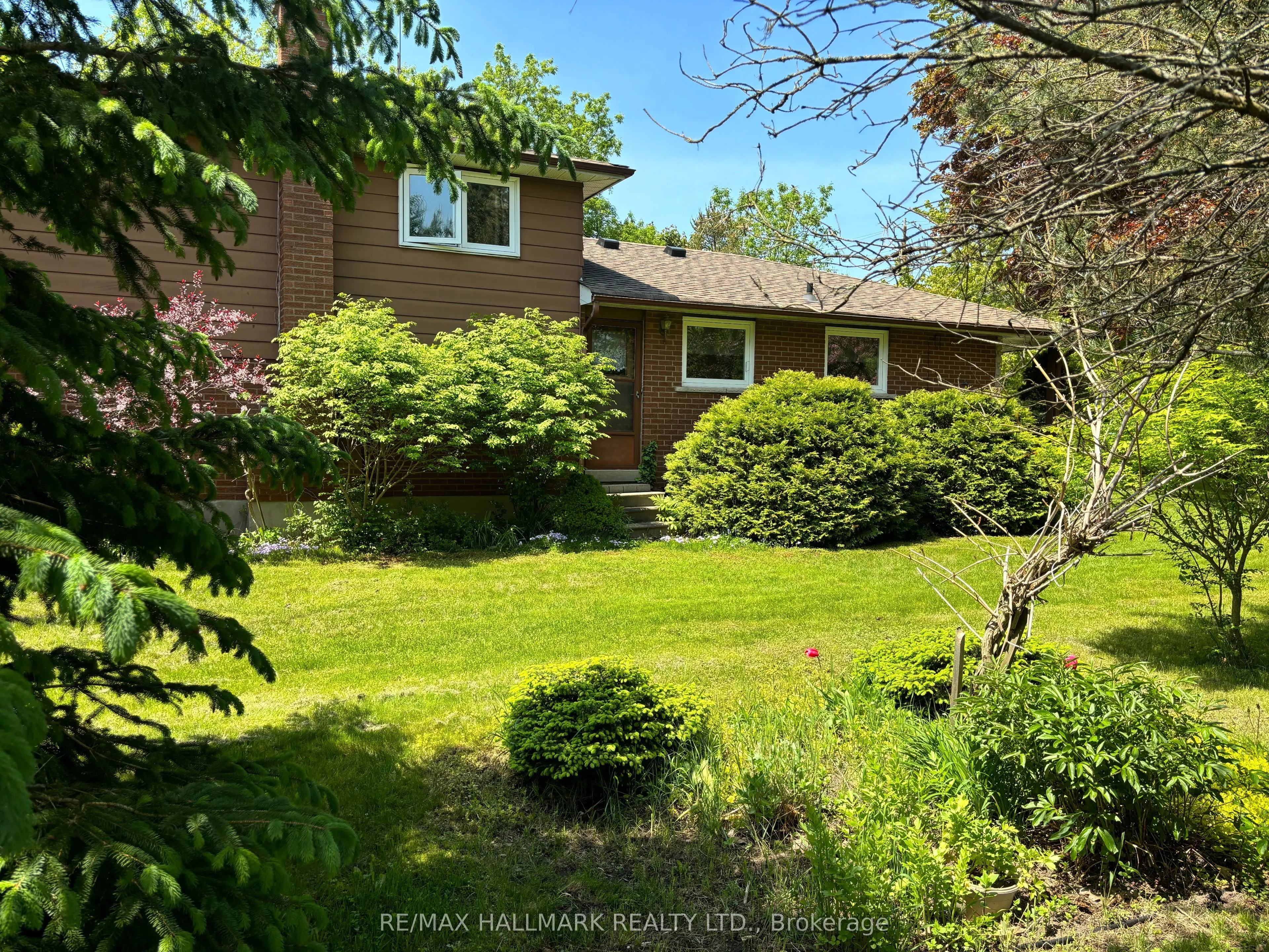 5193 Aurora Road