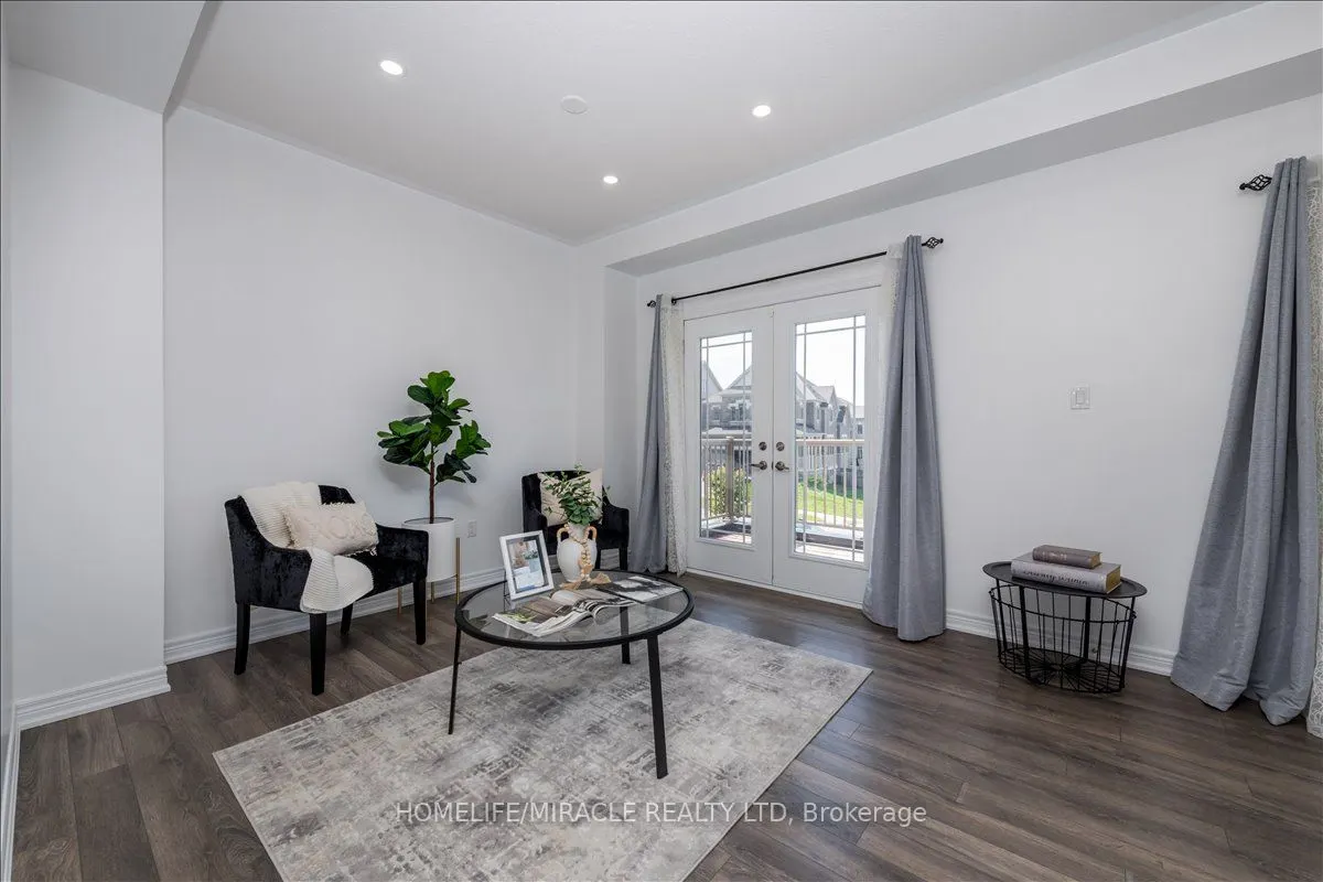 12 Janes Crescent
