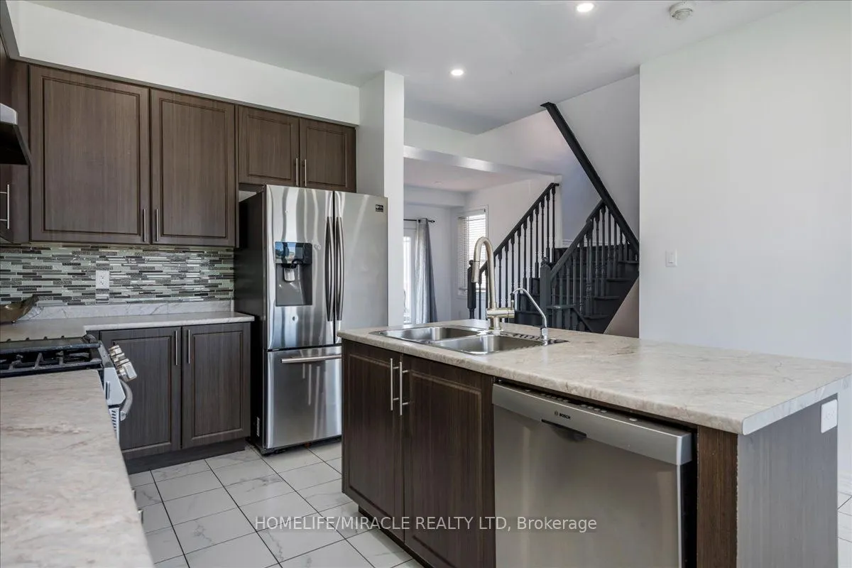 12 Janes Crescent