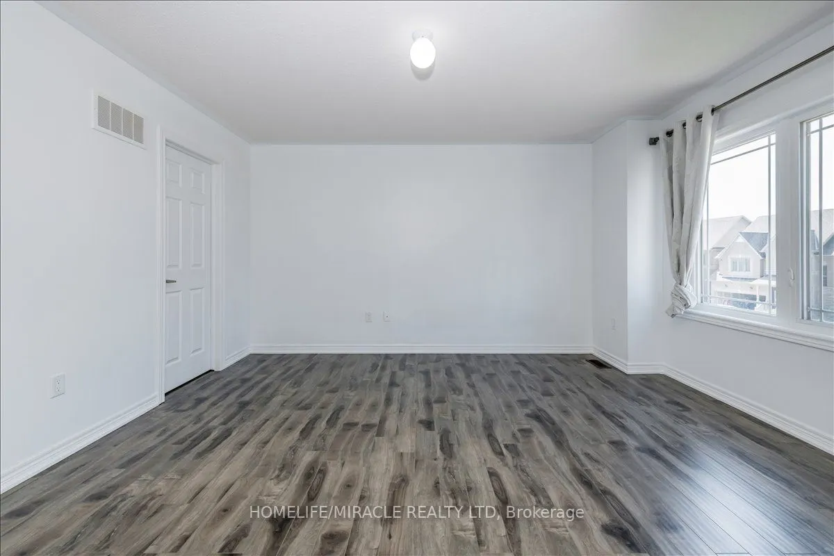 12 Janes Crescent