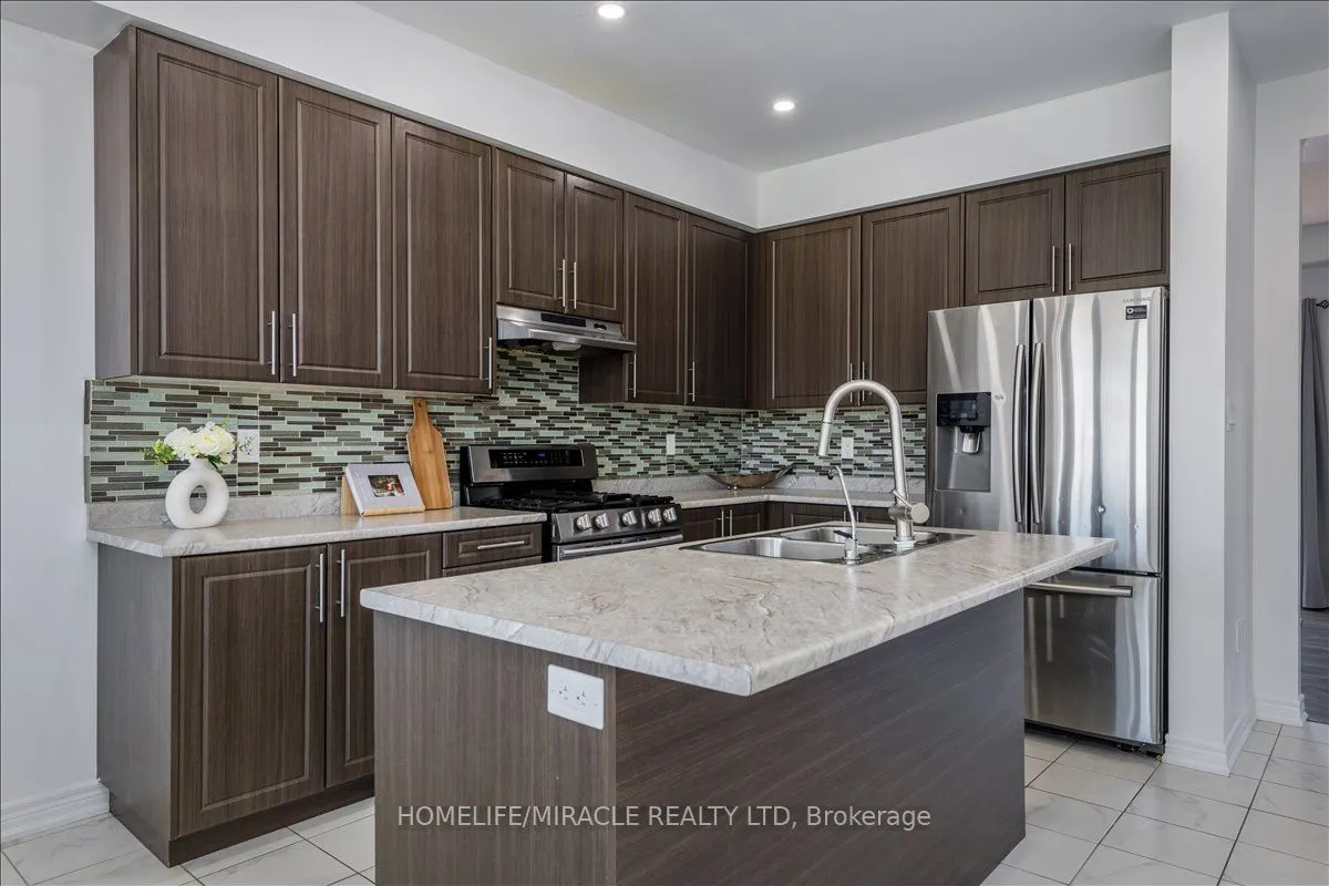 12 Janes Crescent