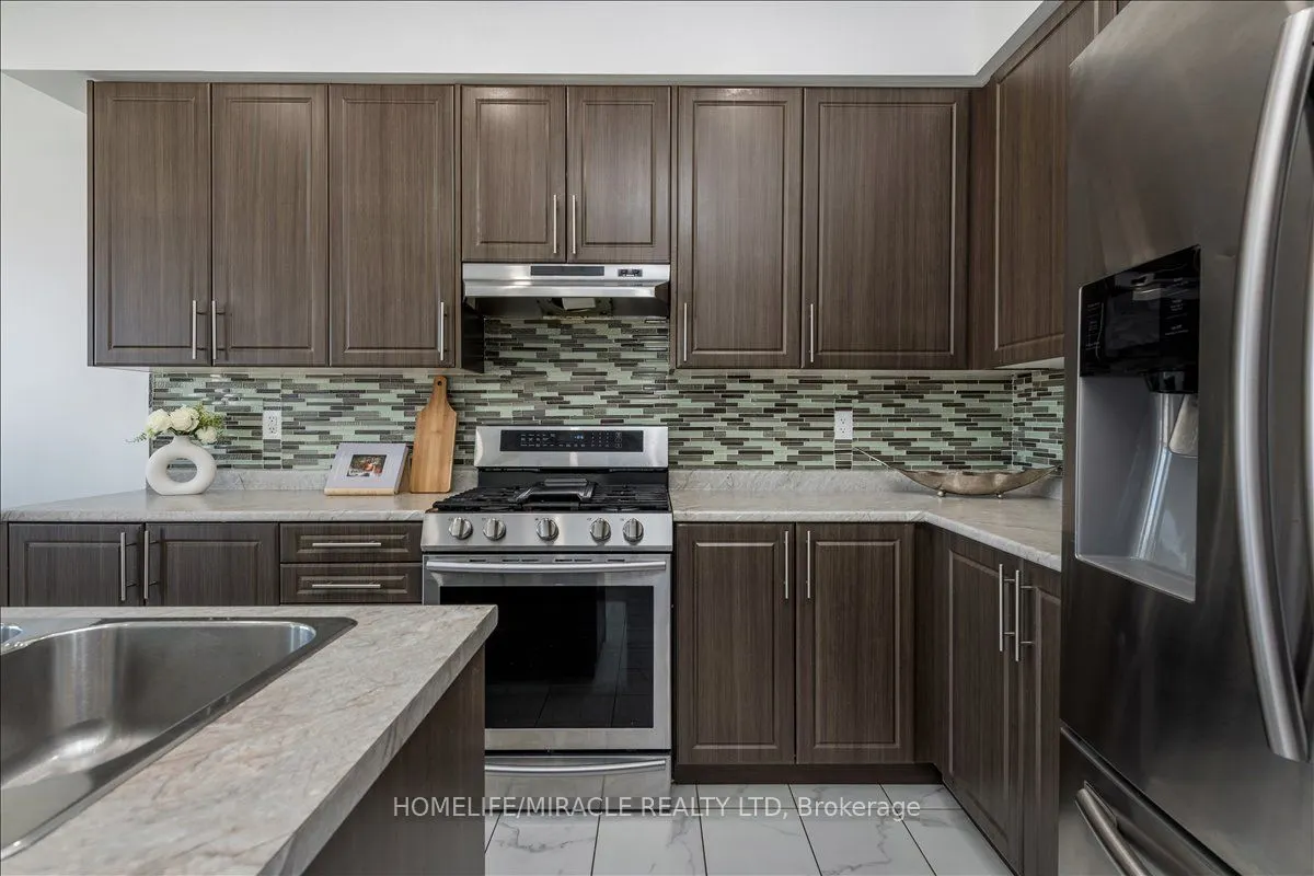 12 Janes Crescent