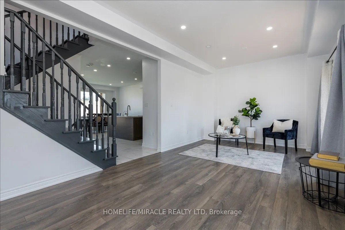 12 Janes Crescent