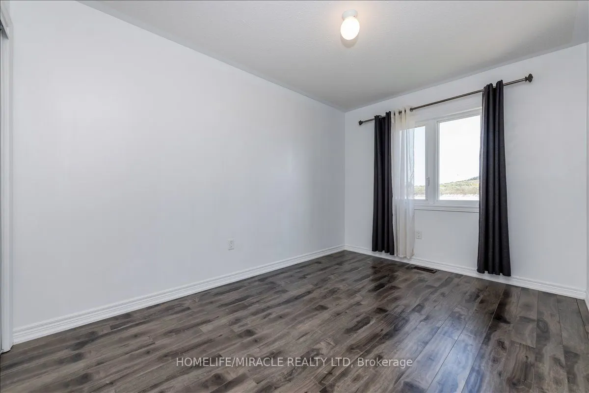 12 Janes Crescent