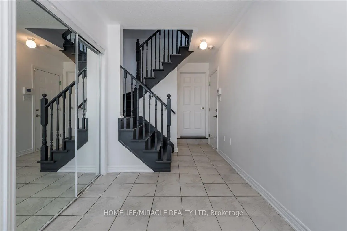 12 Janes Crescent