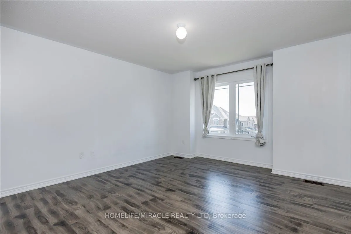 12 Janes Crescent
