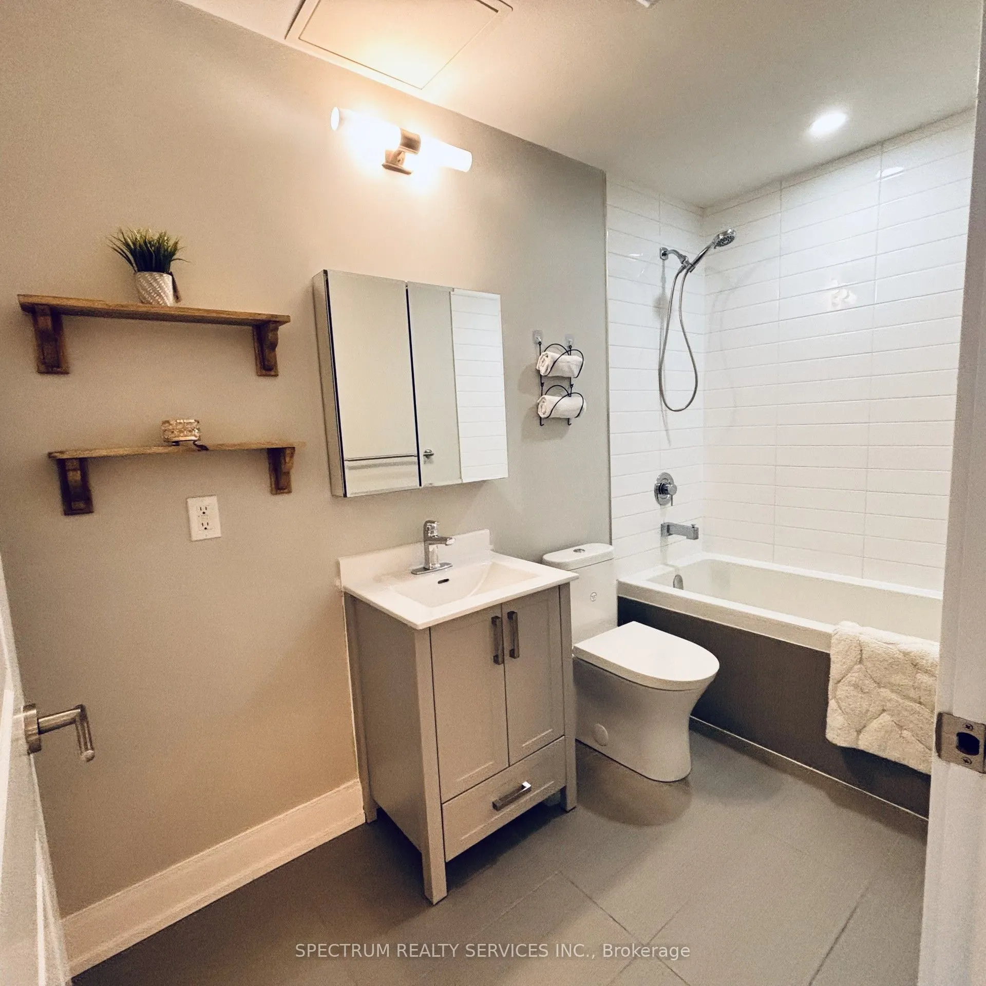 9600 YONGE Street #318B