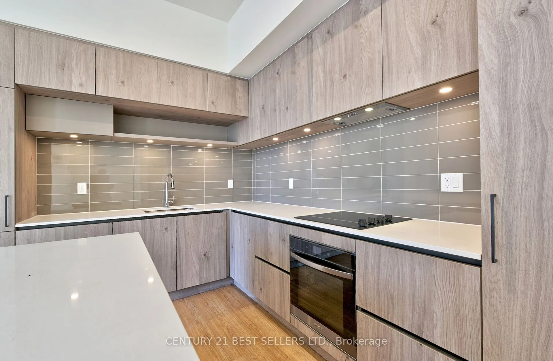 8 David Eyer Road #1221