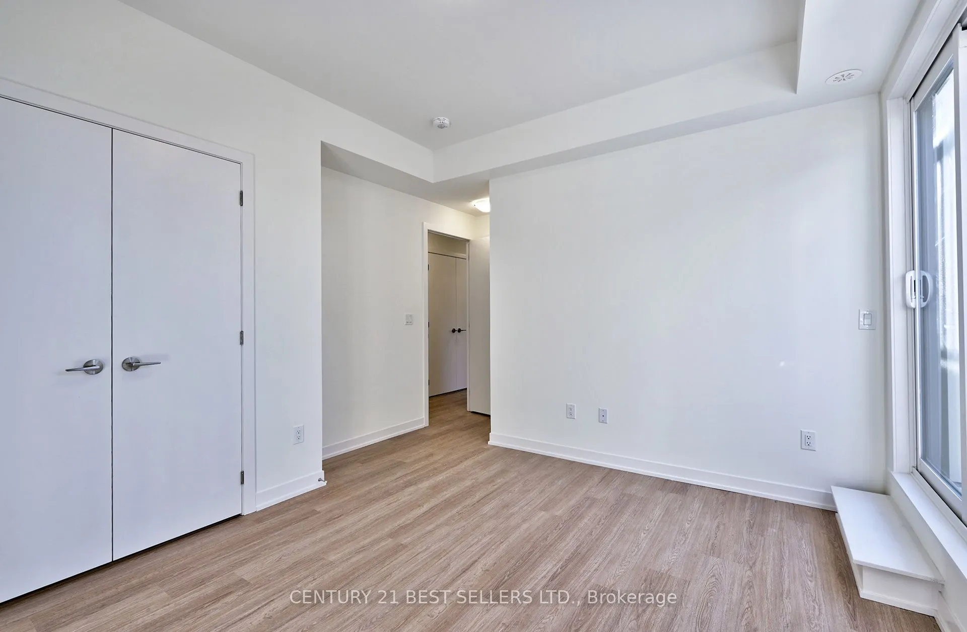 8 David Eyer Road #1221