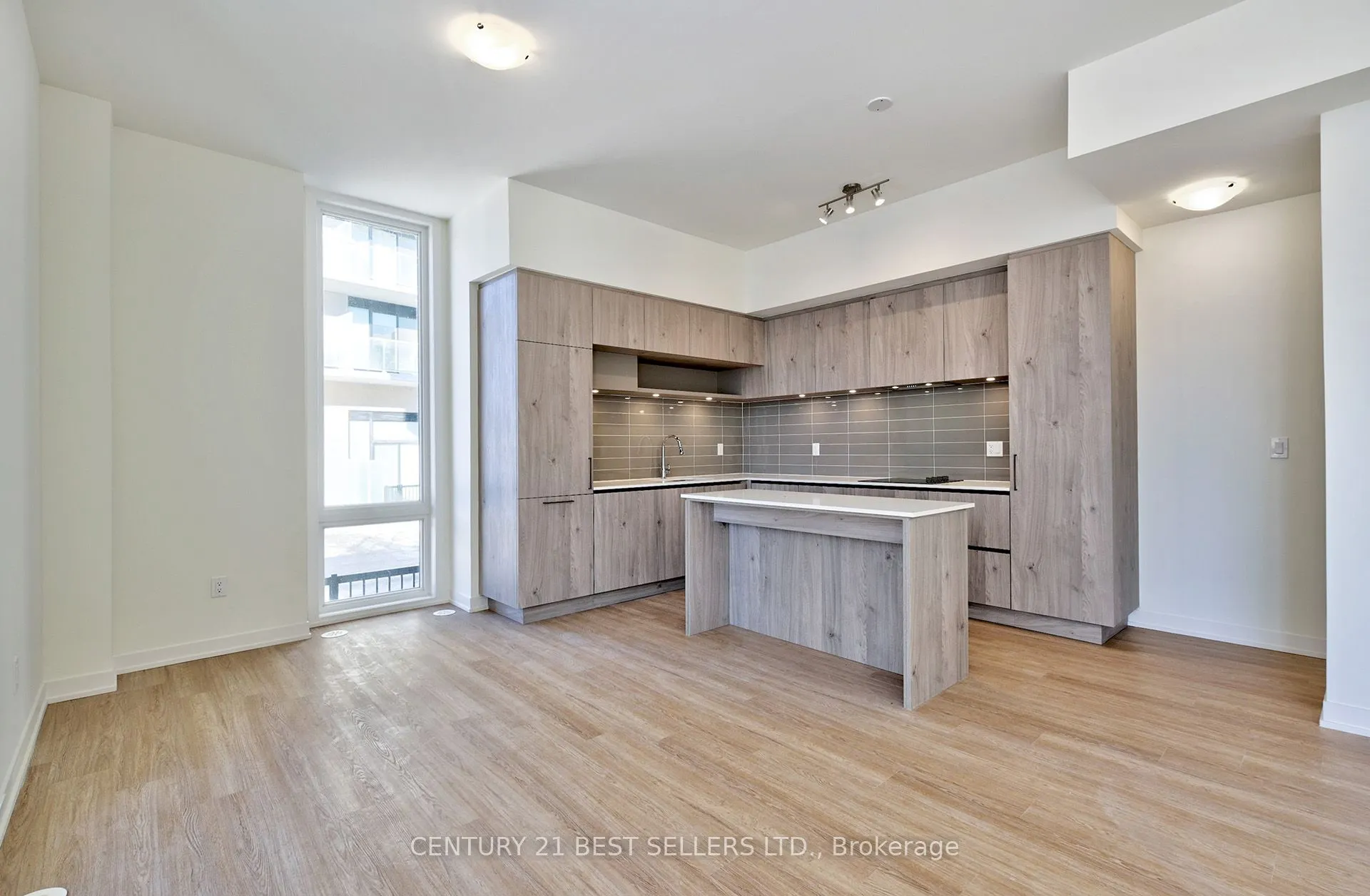 8 David Eyer Road #1221