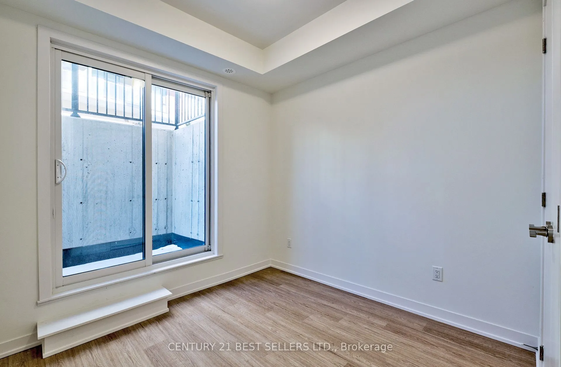 8 David Eyer Road #1221