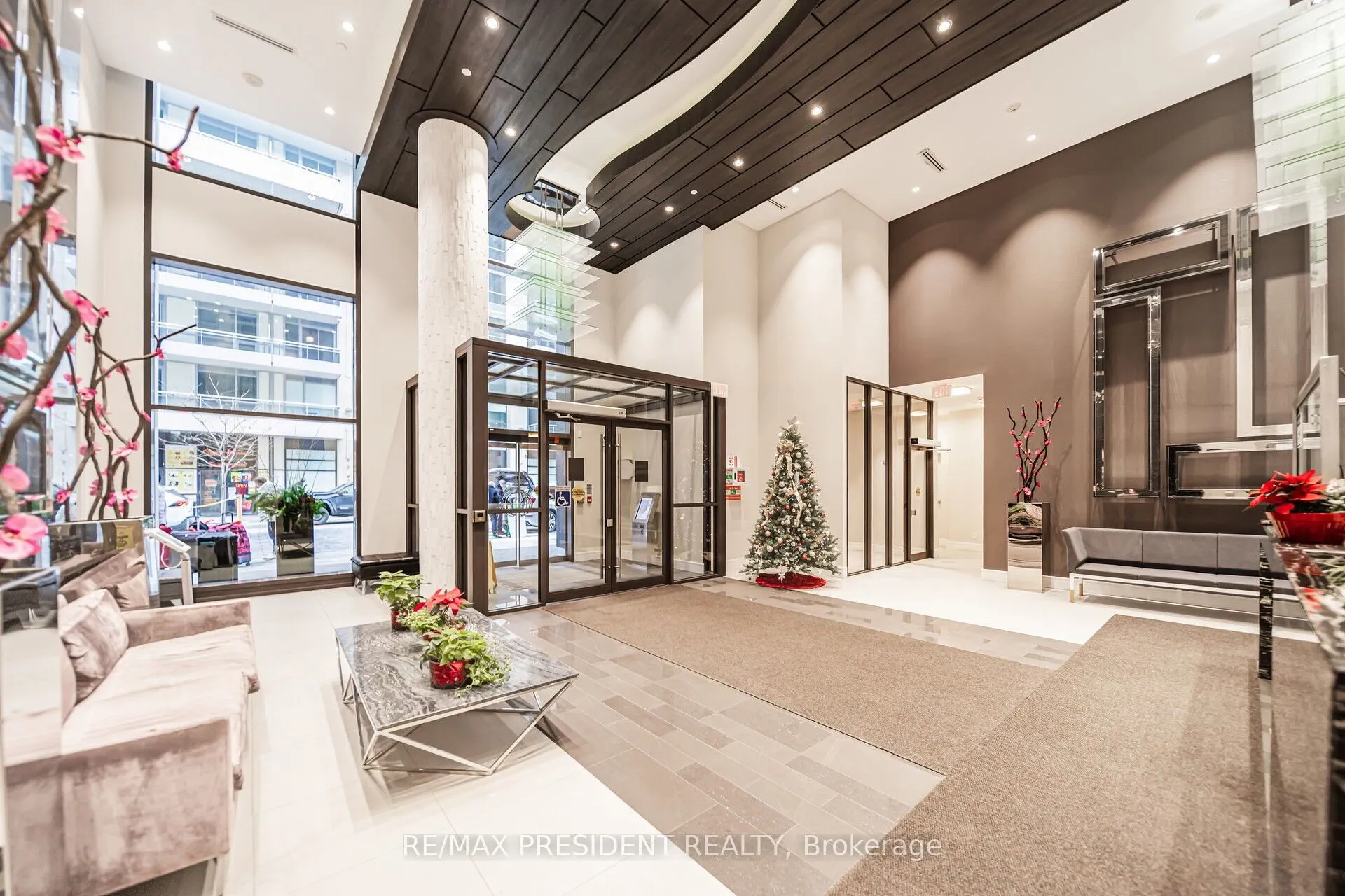 9191 Yonge Street, #902 SW
