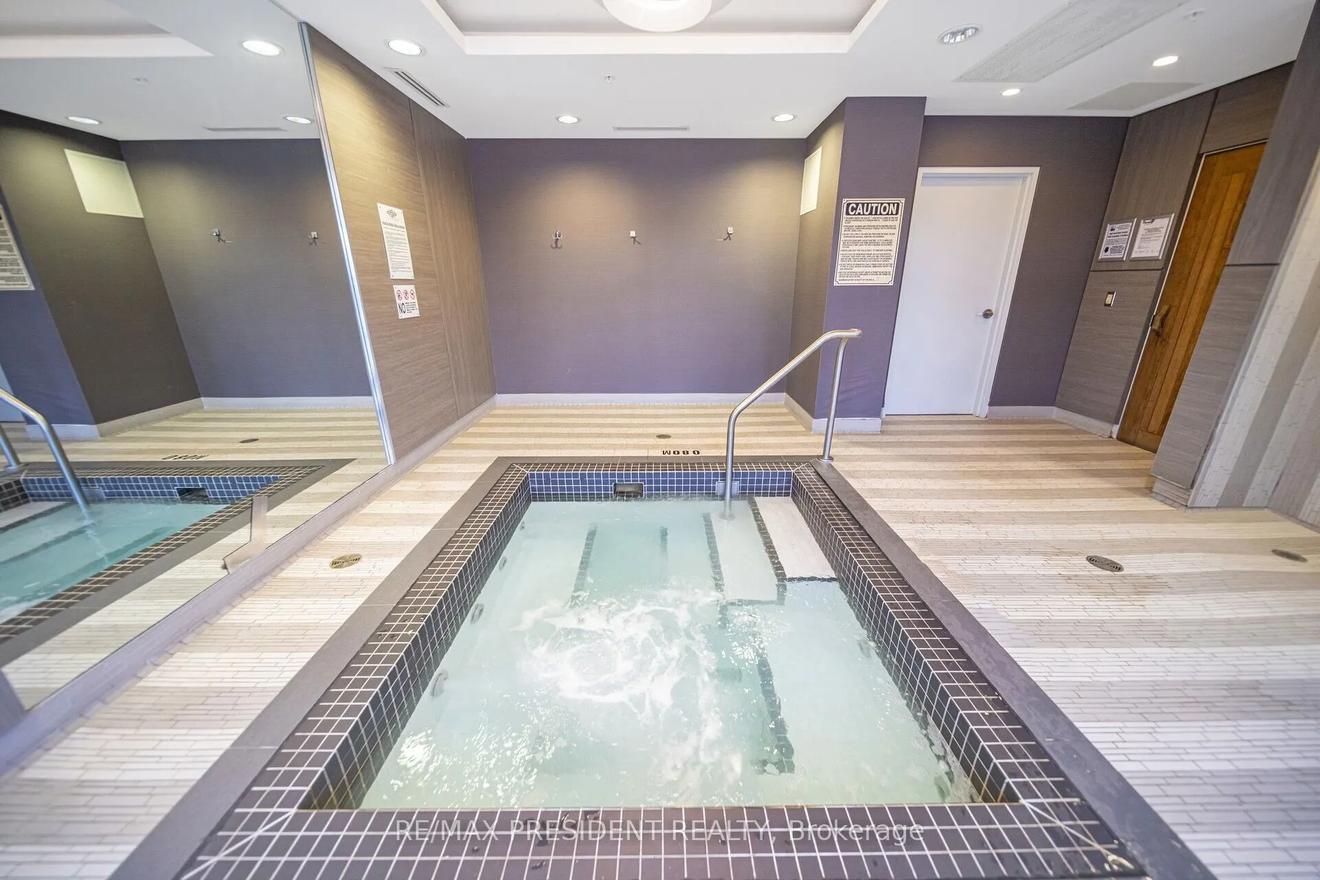 9191 Yonge Street, #902 SW