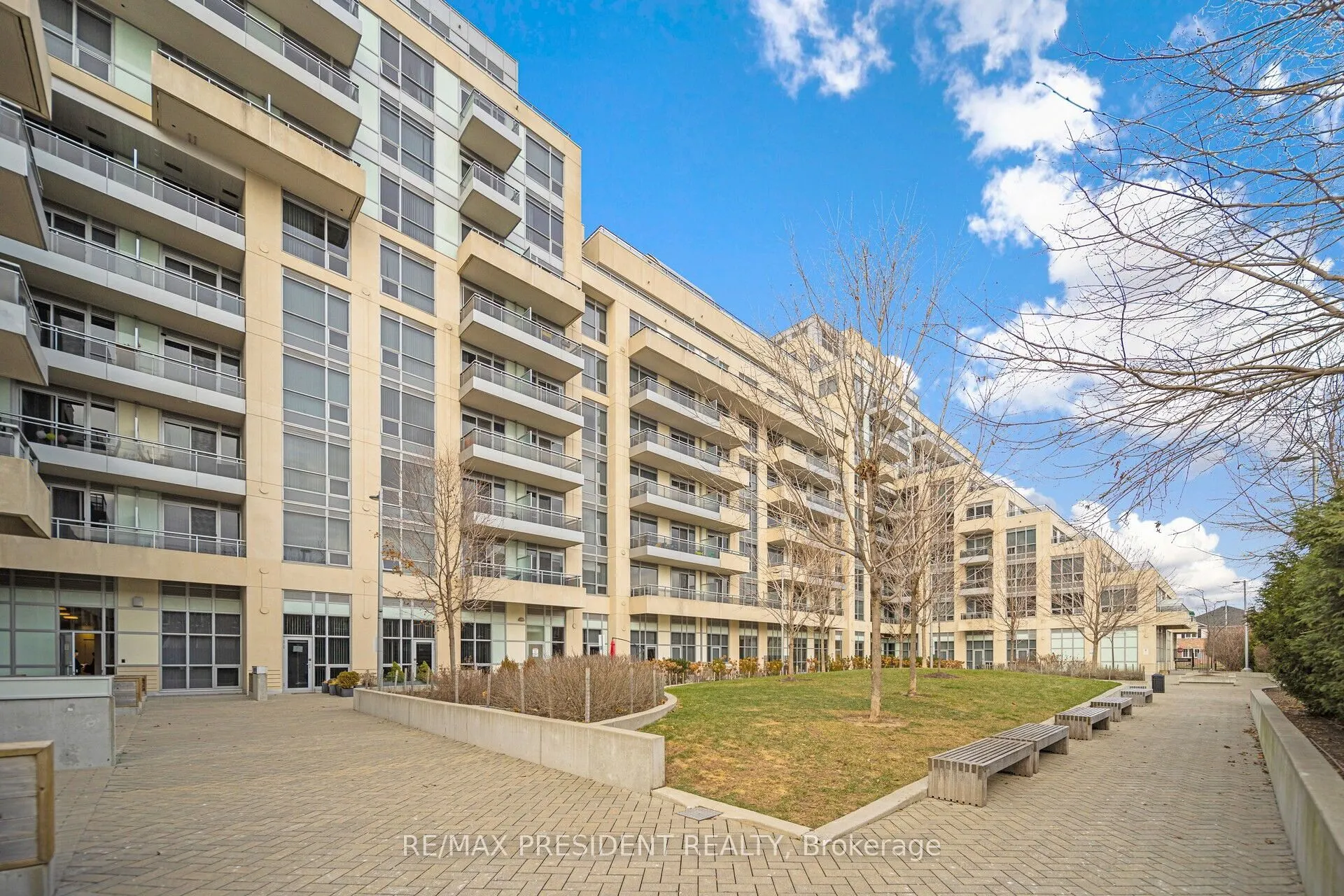 9191 Yonge Street, #902 SW