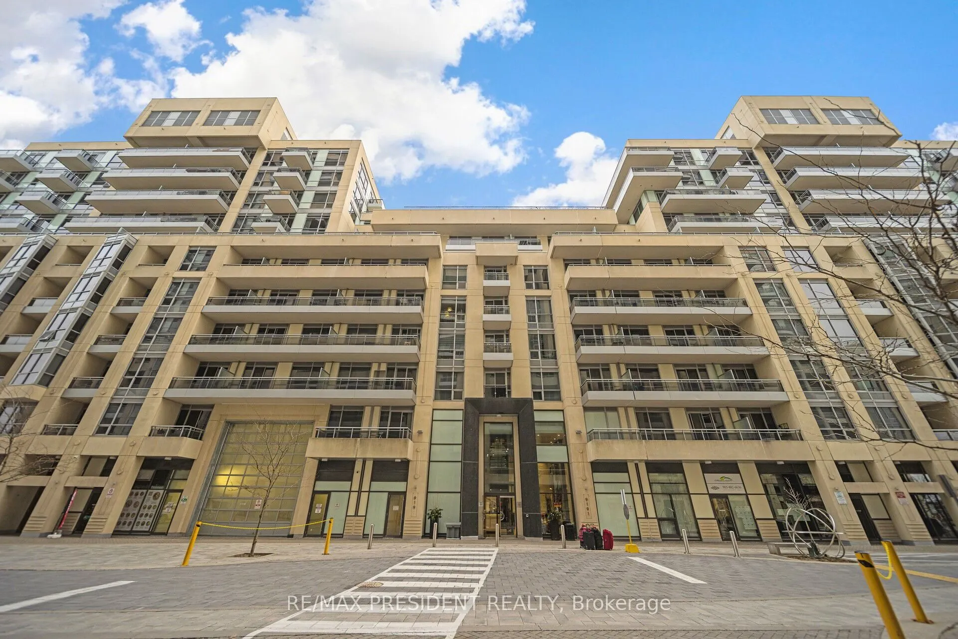 9191 Yonge Street, #902 SW