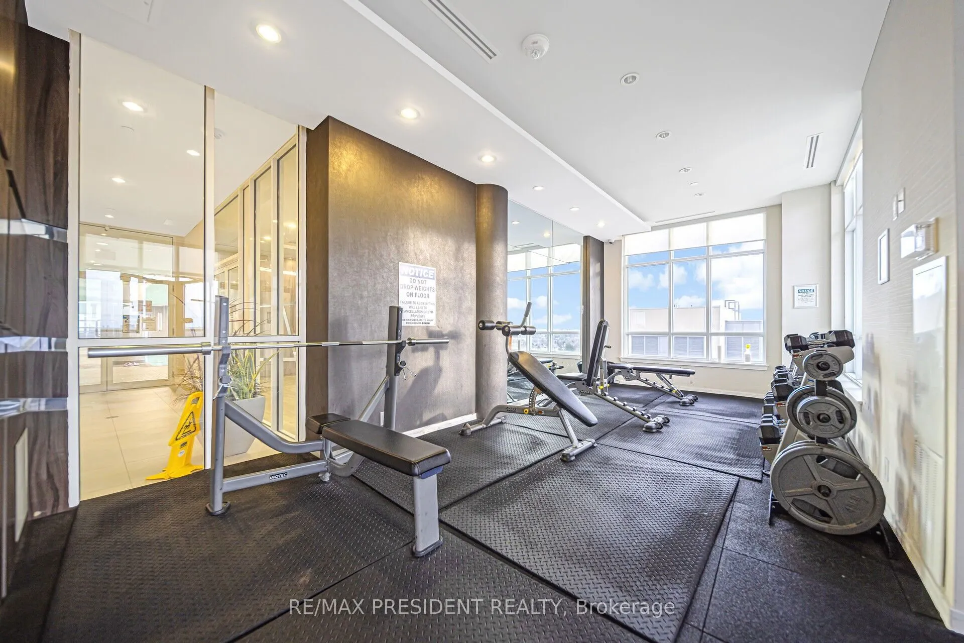 9191 Yonge Street, #902 SW