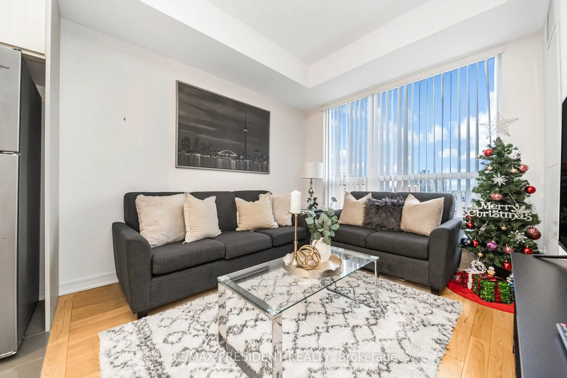 9191 Yonge Street, #902 SW