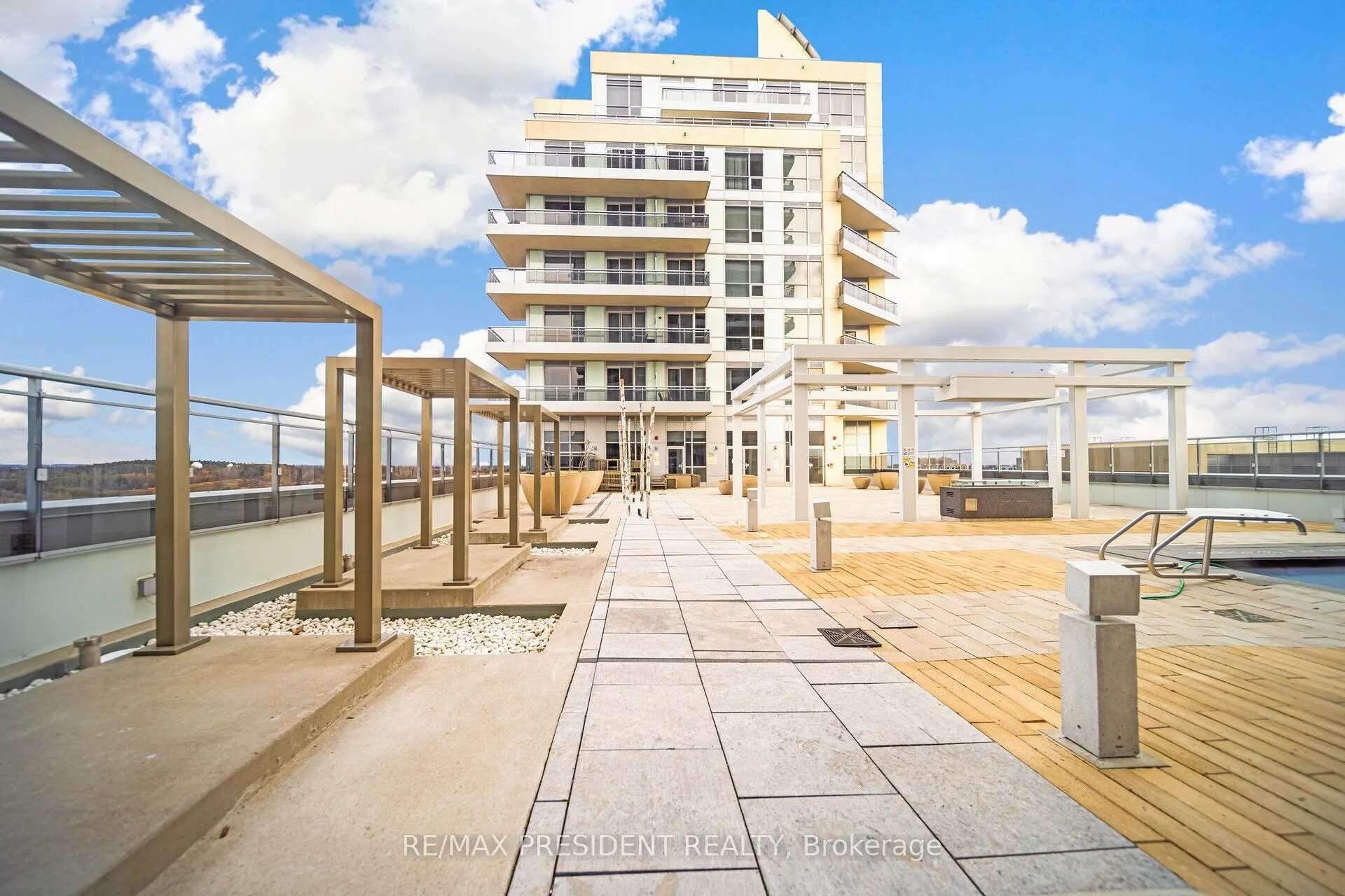 9191 Yonge Street, #902 SW