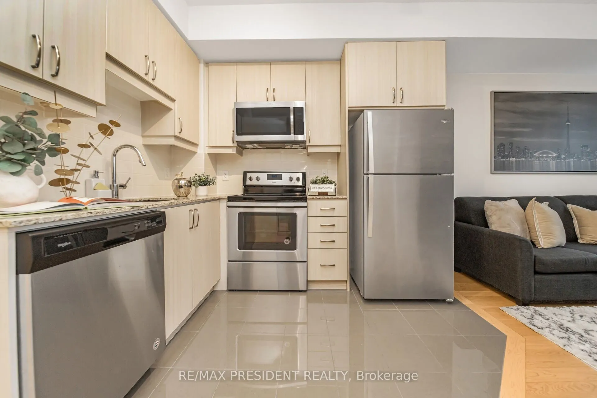 9191 Yonge Street, #902 SW