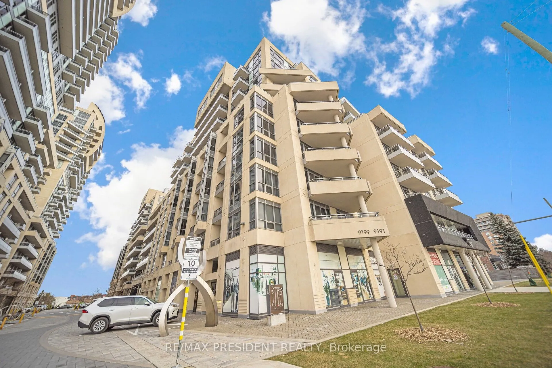 9191 Yonge Street, #902 SW