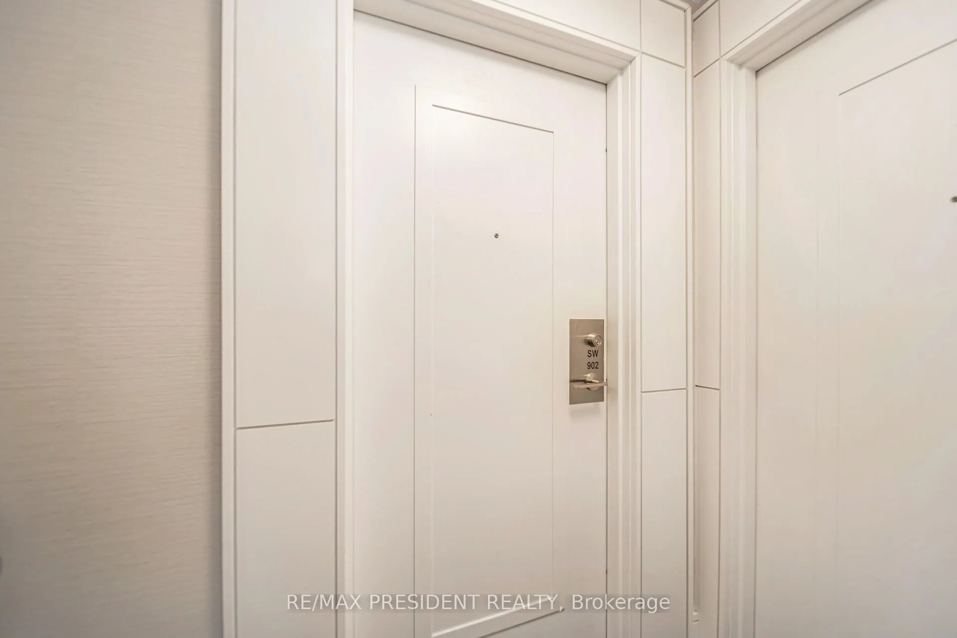 9191 Yonge Street, #902 SW