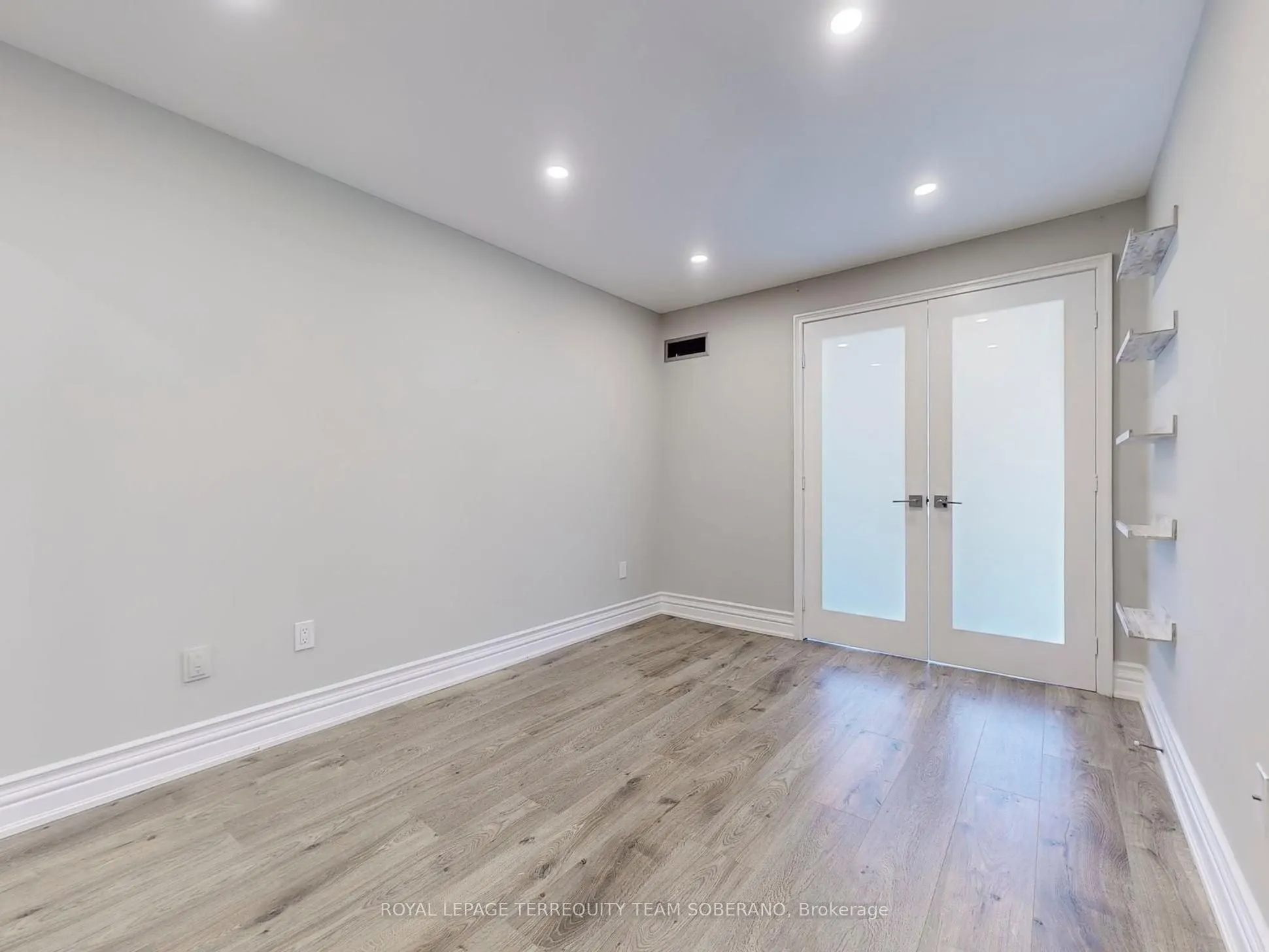 7 Townsgate Drive, #312