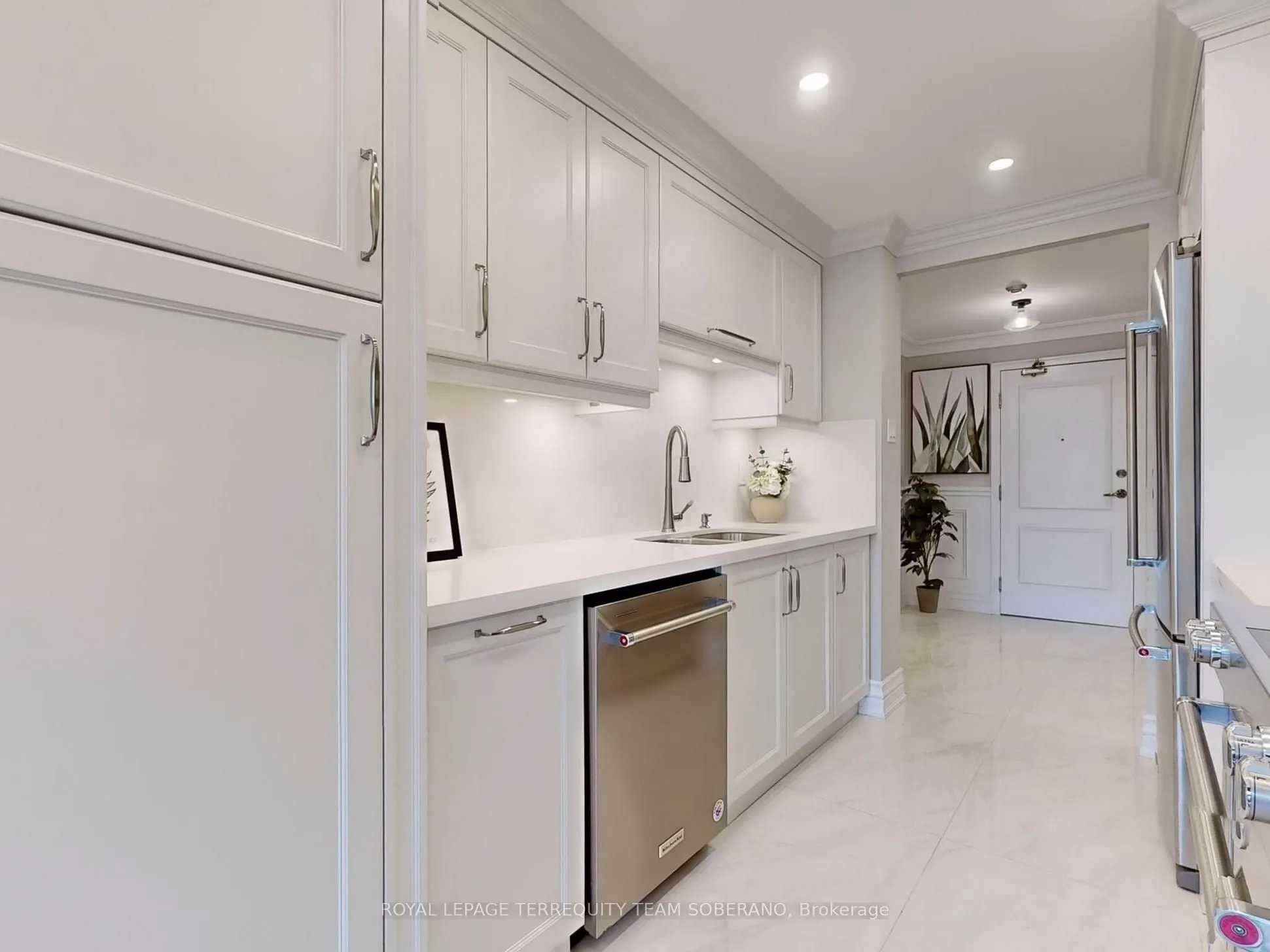 7 Townsgate Drive, #312