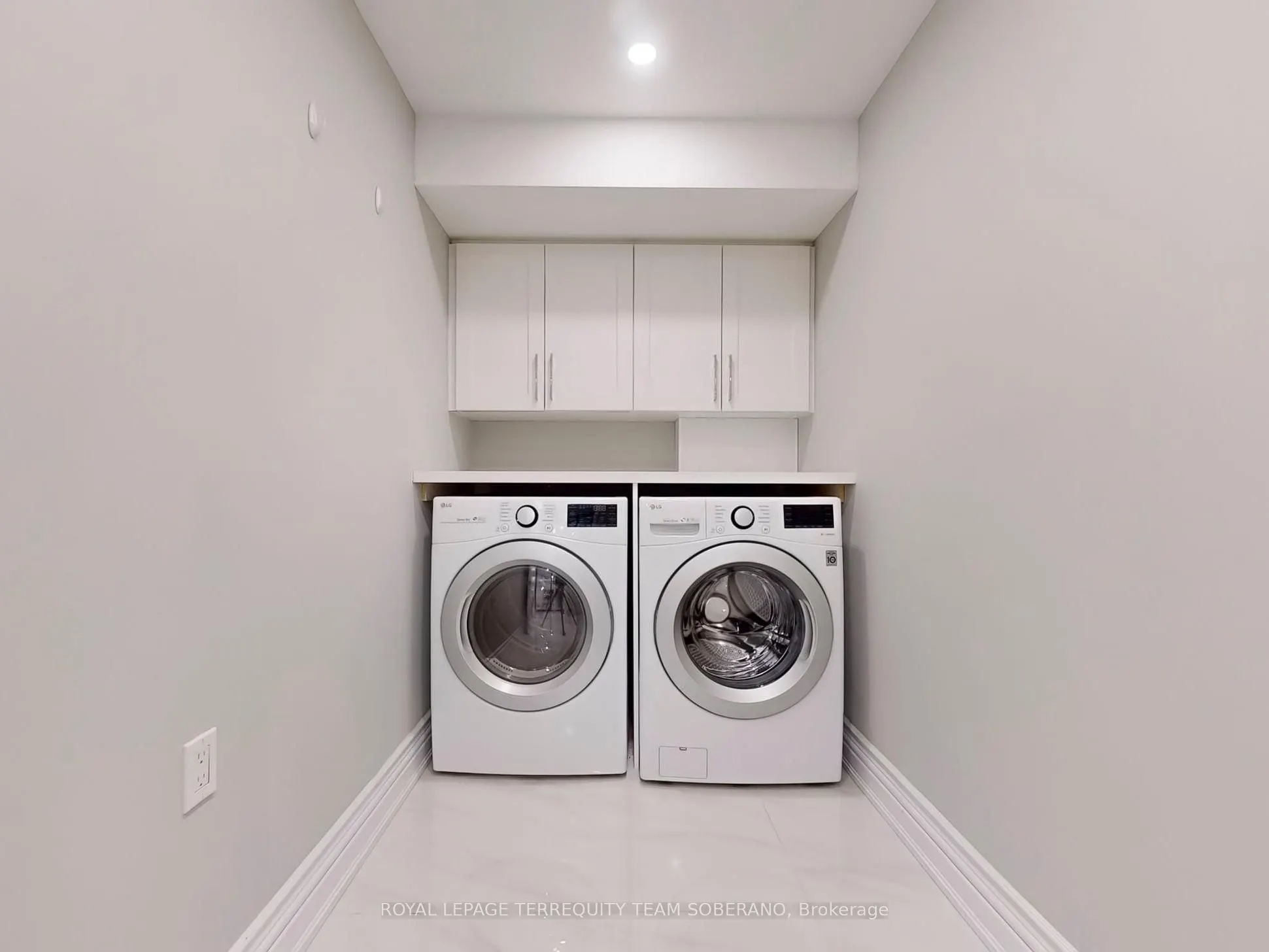 7 Townsgate Drive, #312