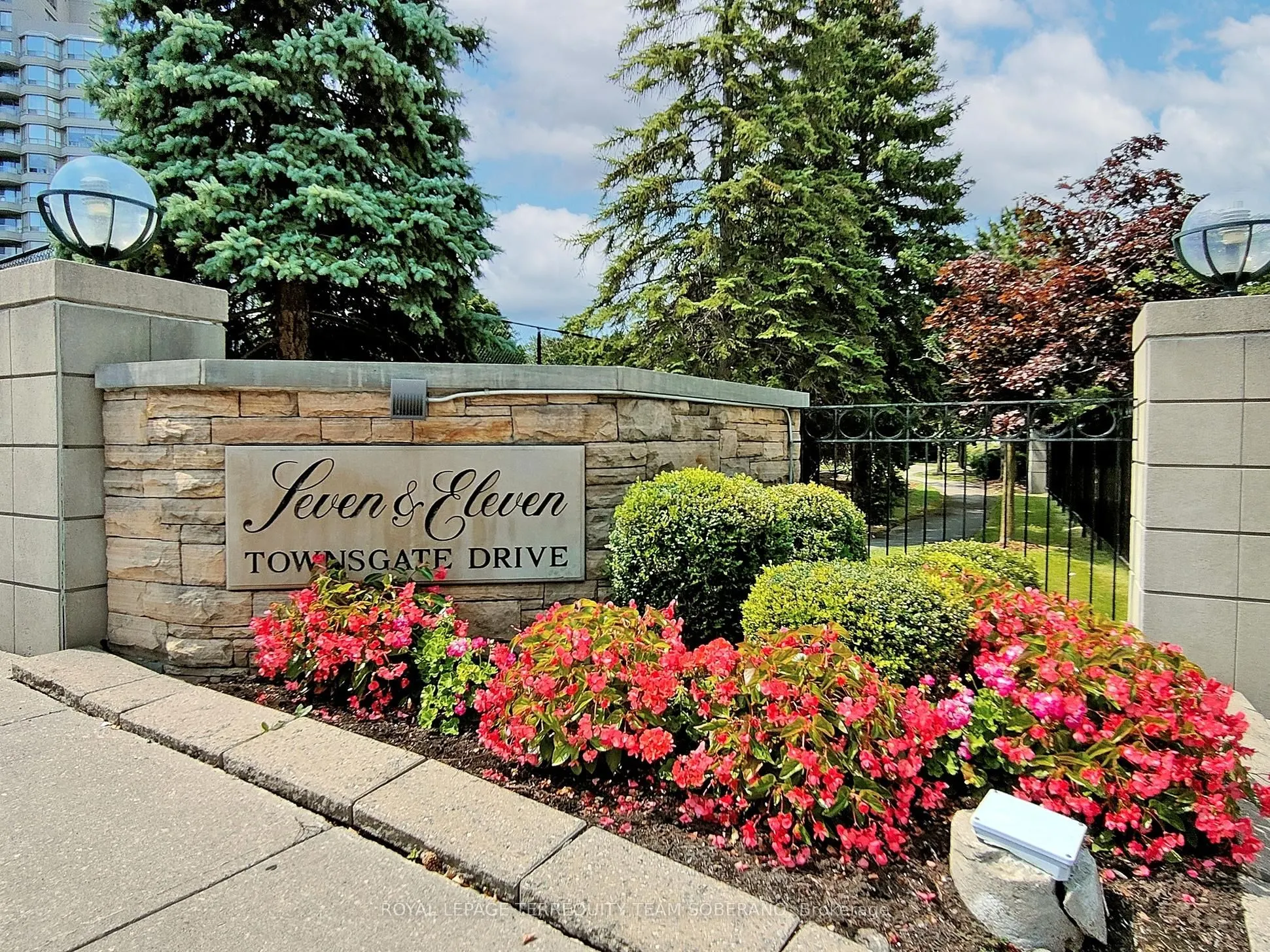 7 Townsgate Drive, #312
