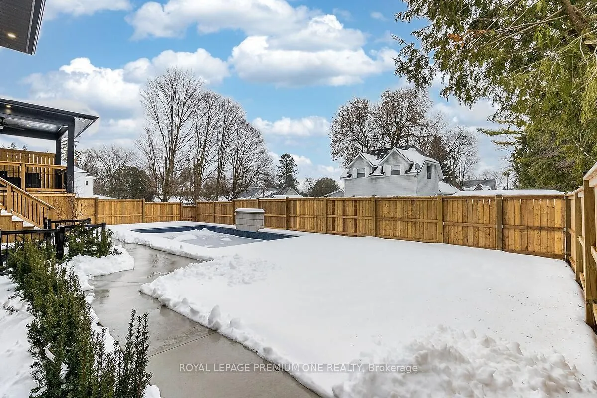 225 Sunnybrae Avenue