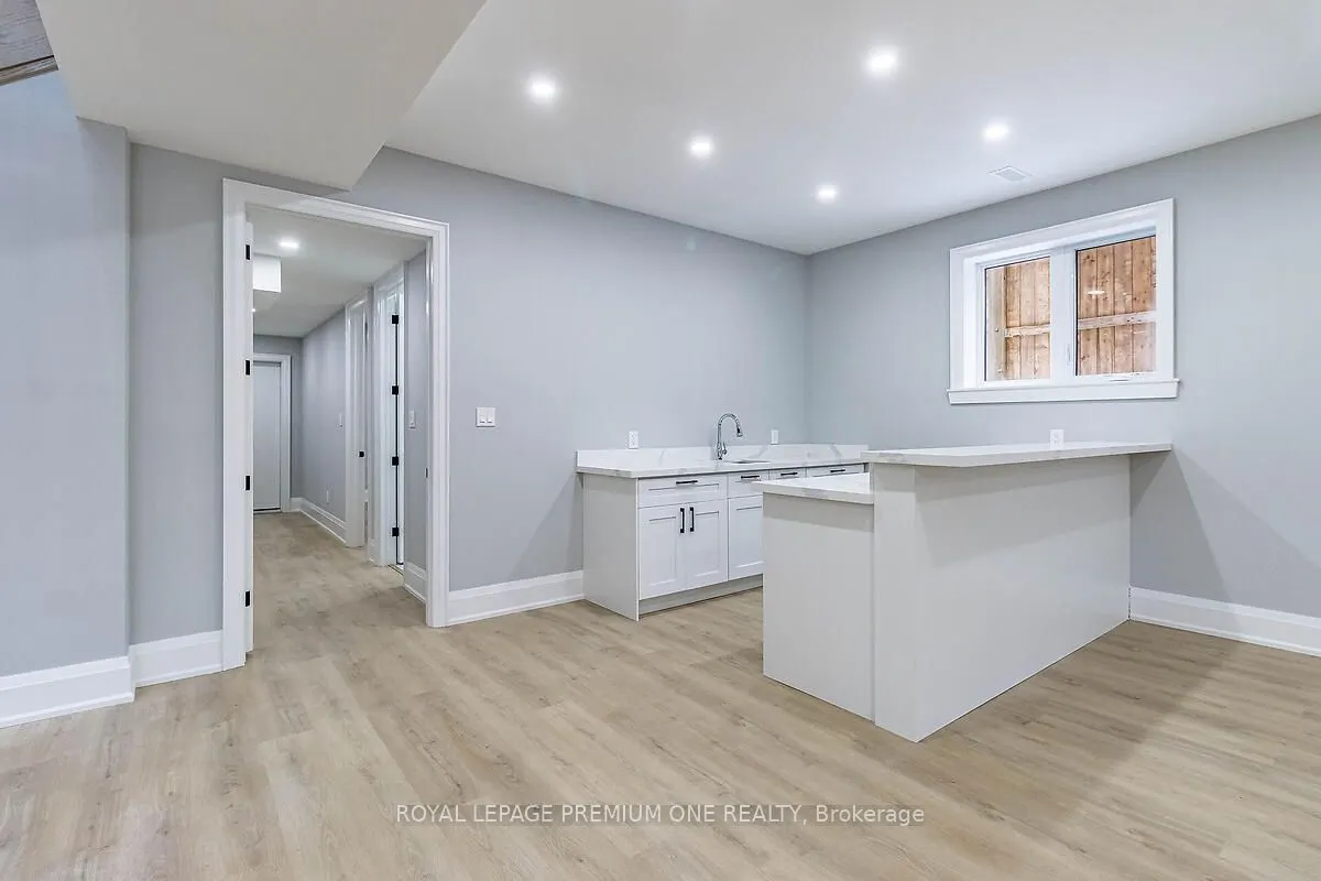 225 Sunnybrae Avenue