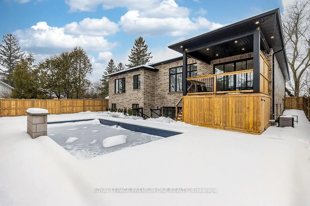 225 Sunnybrae Avenue