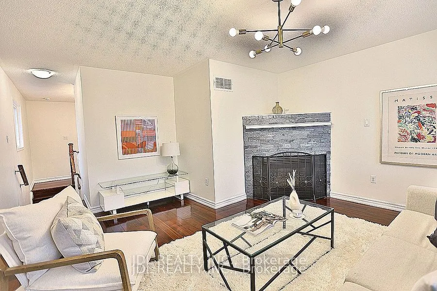 135 Stonebriar Dr