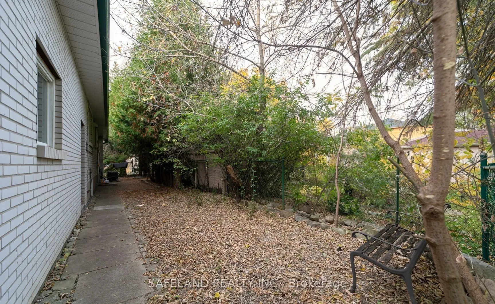 26 Dunham Crescent, #Lower