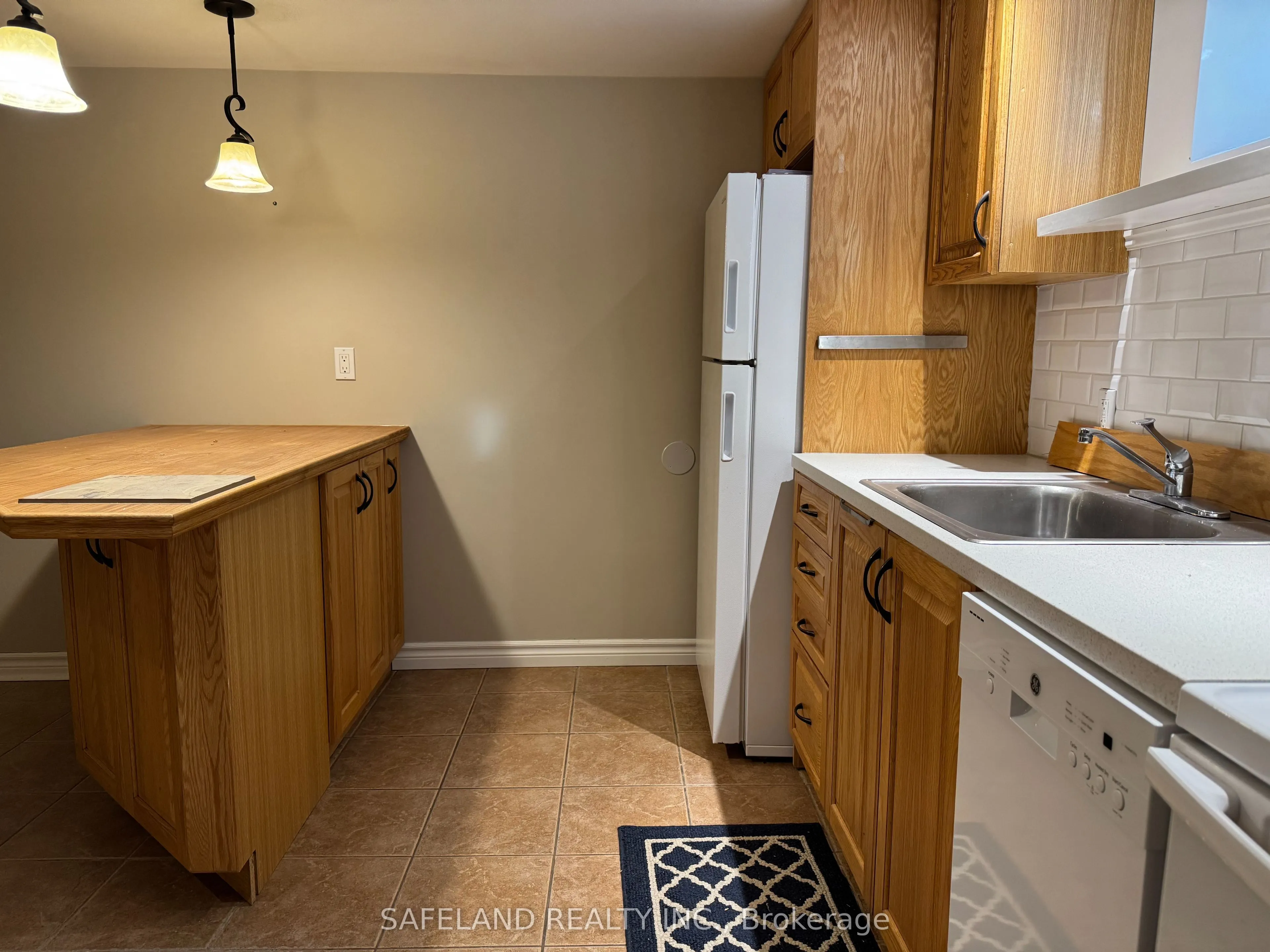 26 Dunham Crescent, #Lower