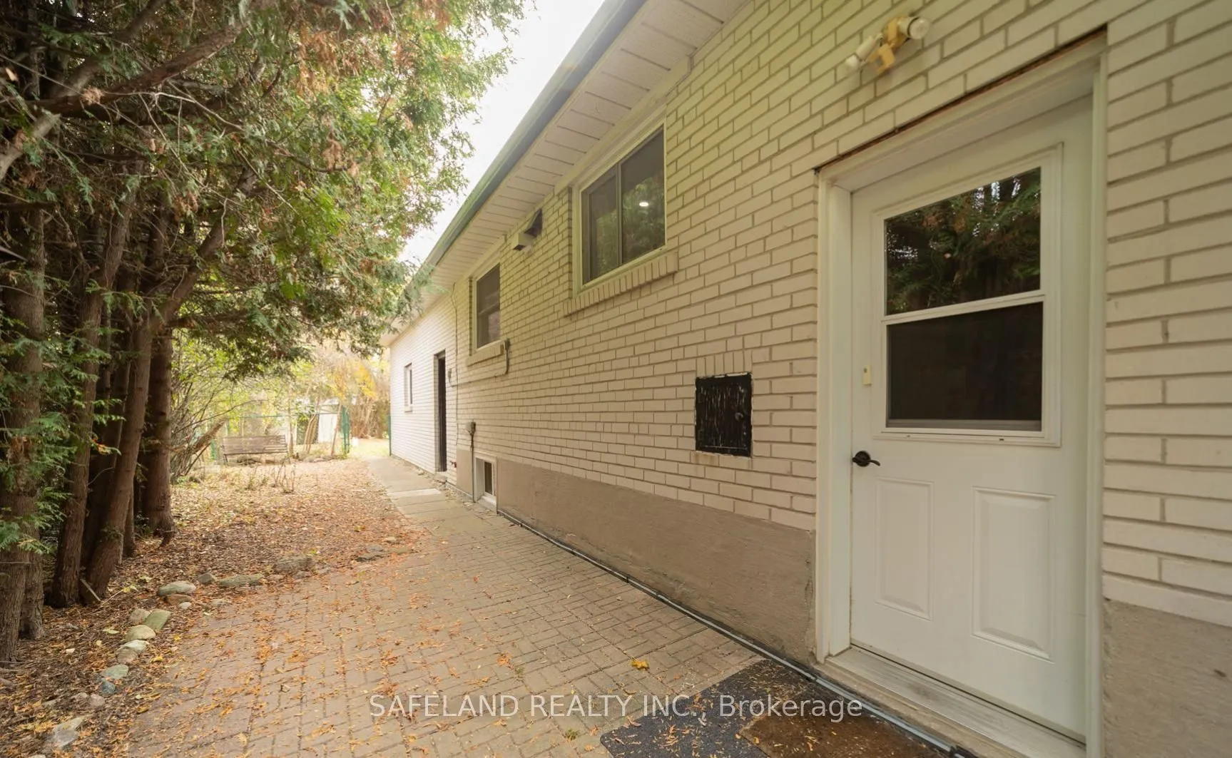 26 Dunham Crescent, #Lower