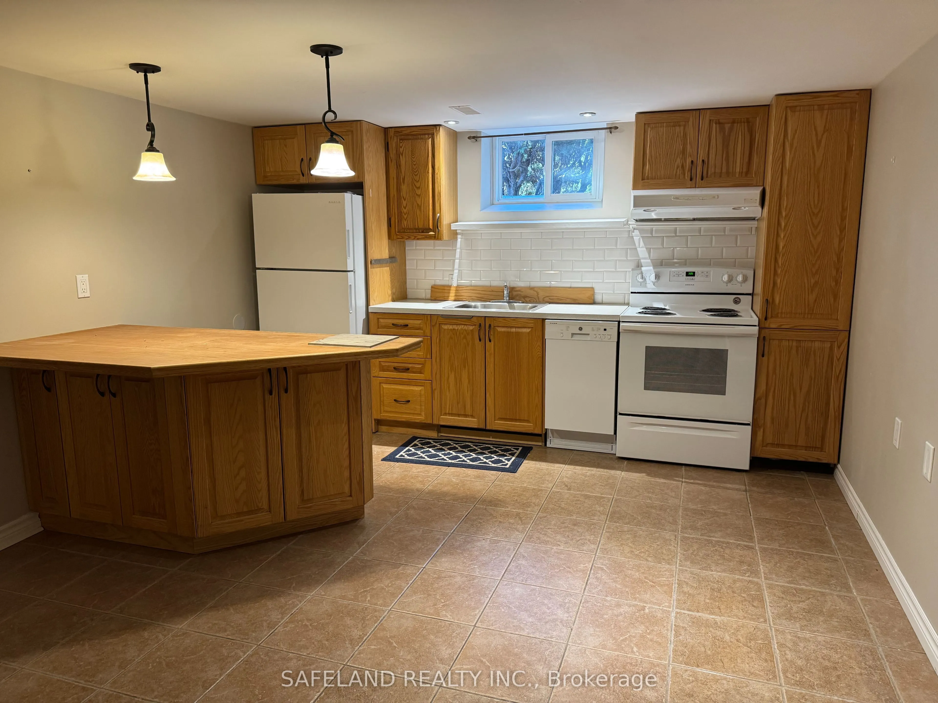 26 Dunham Crescent, #Lower