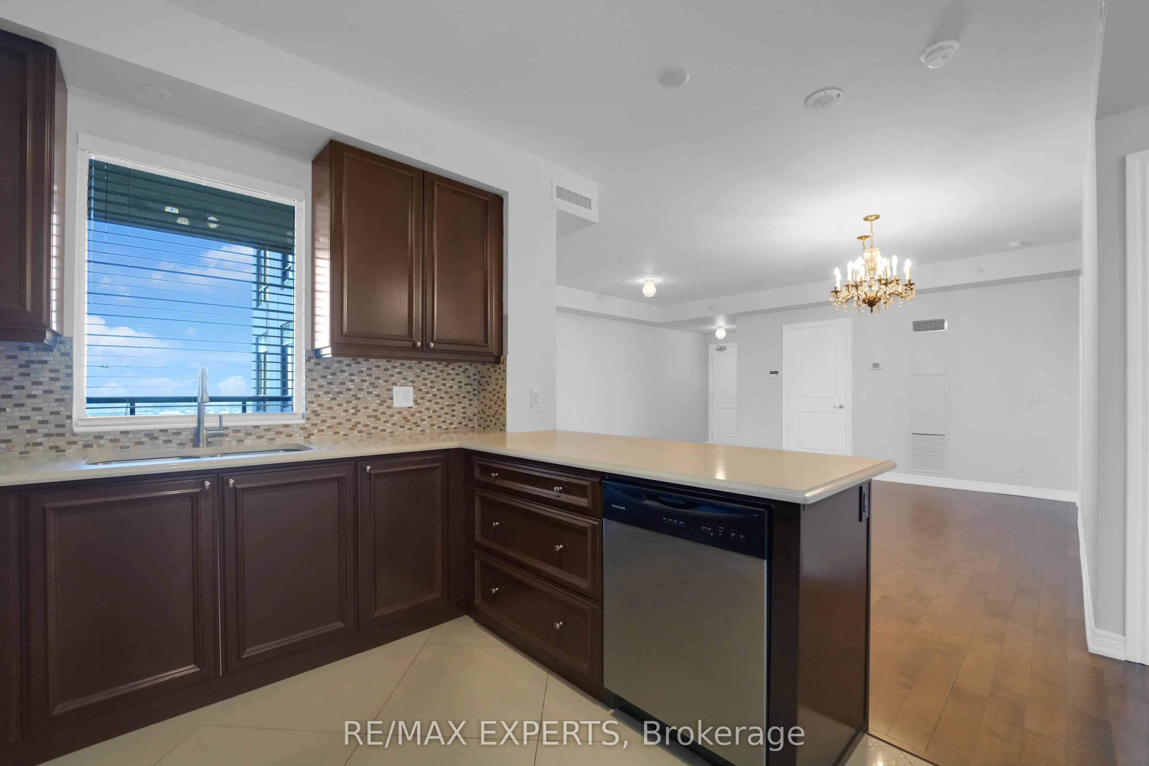 9255 Jane Street, #805