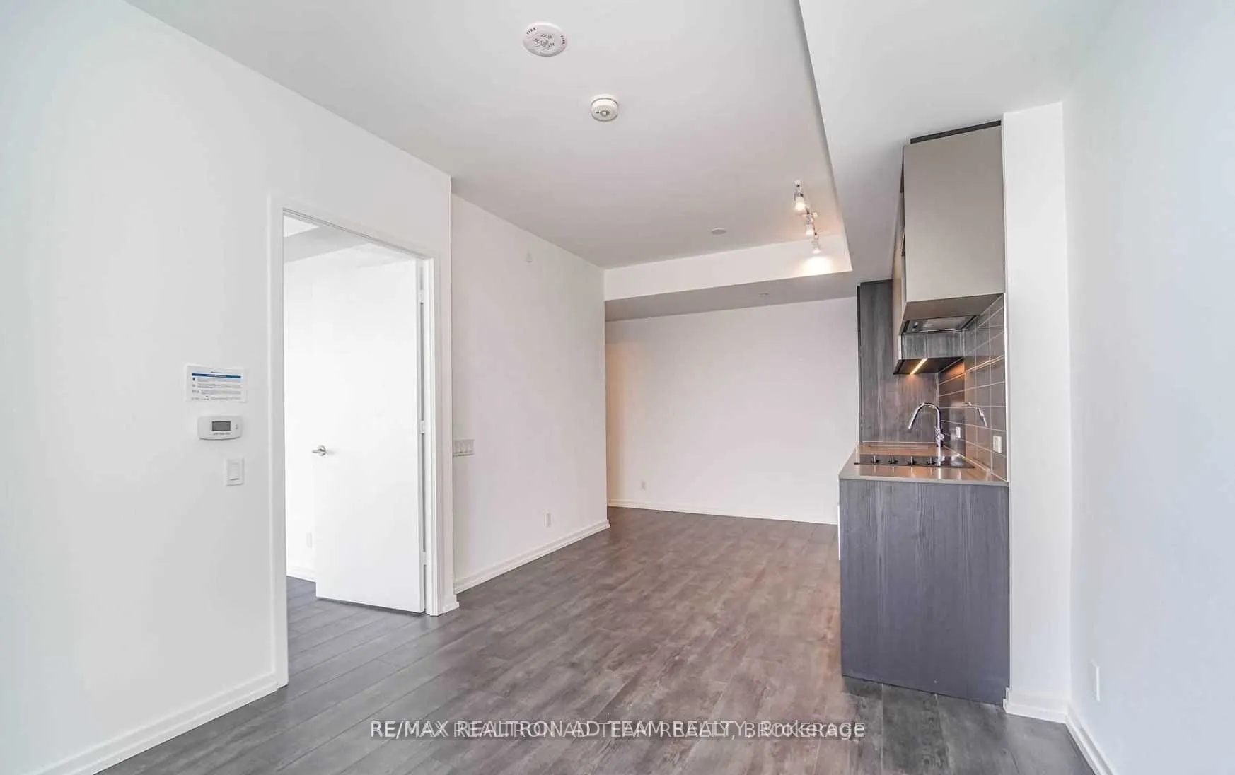 1000 Portage Parkway, #1901