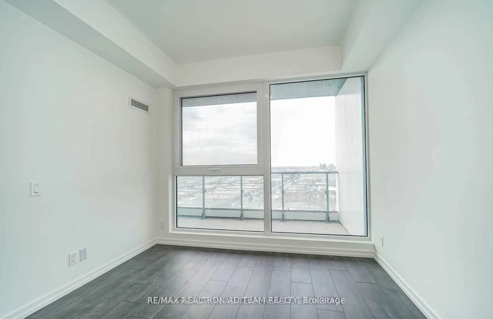 1000 Portage Parkway, #1901