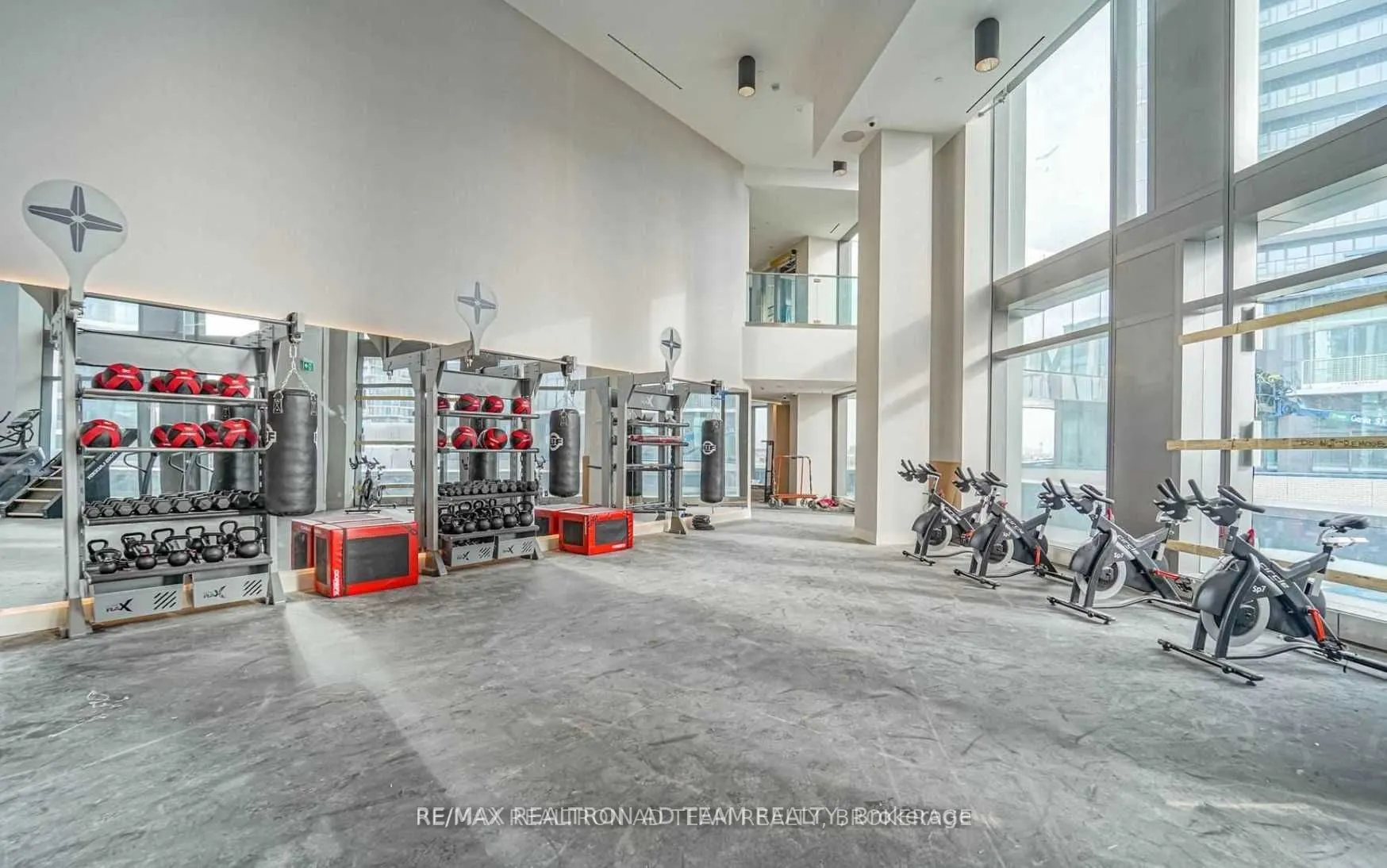 1000 Portage Parkway, #1901
